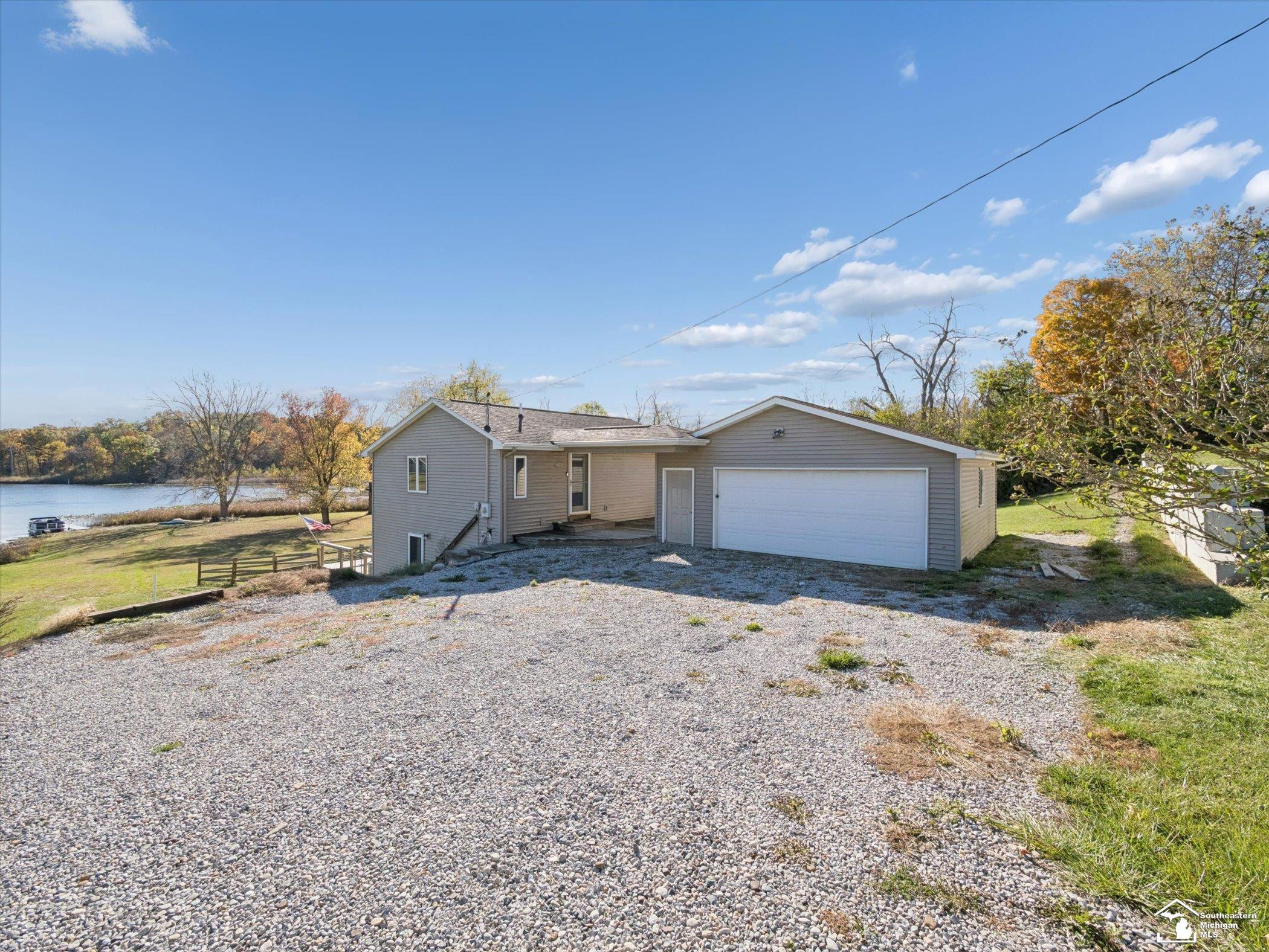 7302 N Lakeview Drive, Hillsdale, MI 49242