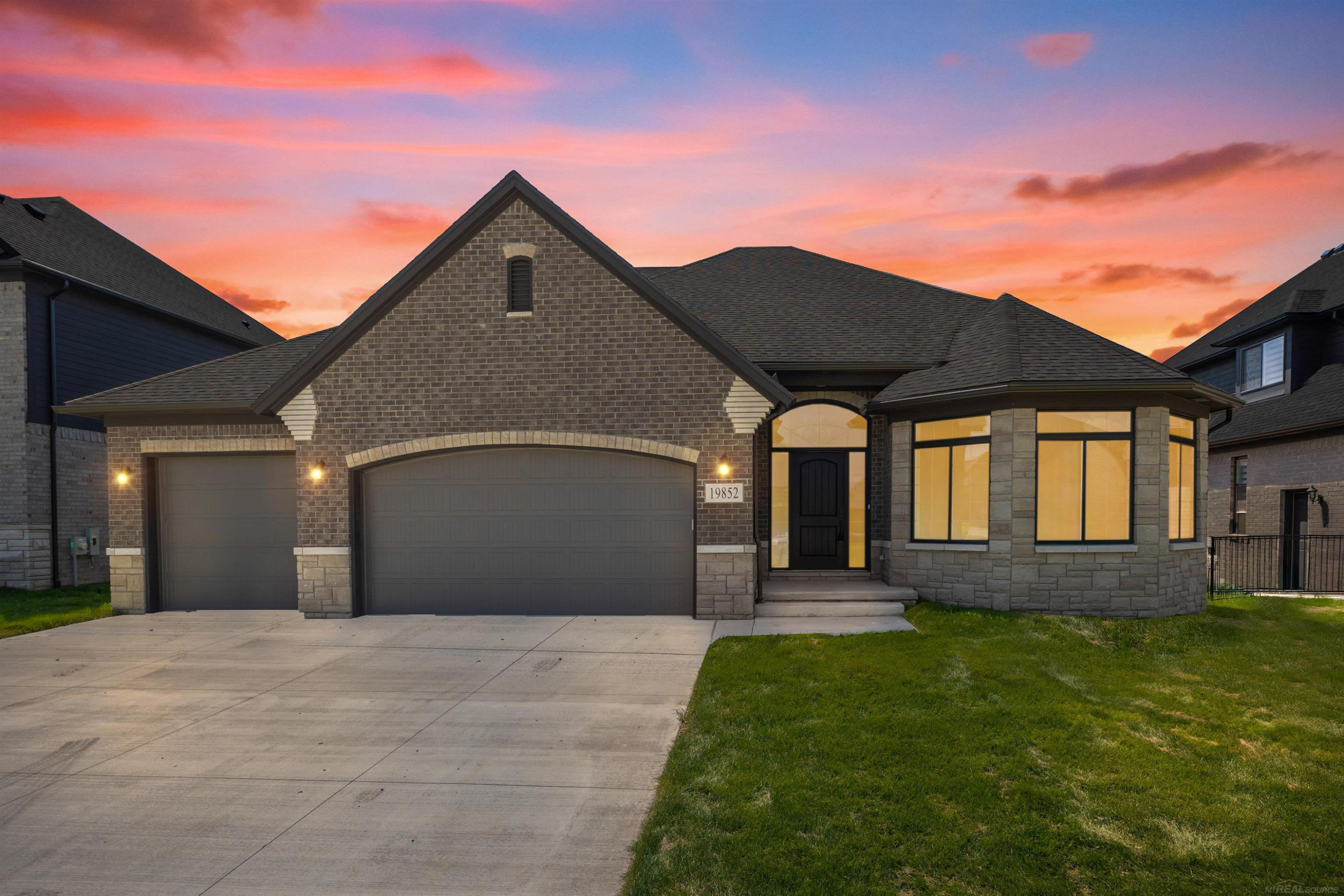 49033 Wingfield Drive, Macomb, MI 48044 — front exterior