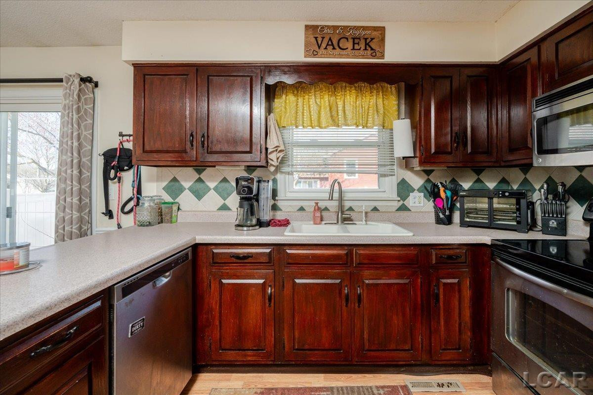 1517 Southwick Drive, Tecumseh, MI 49286 — Photo 8