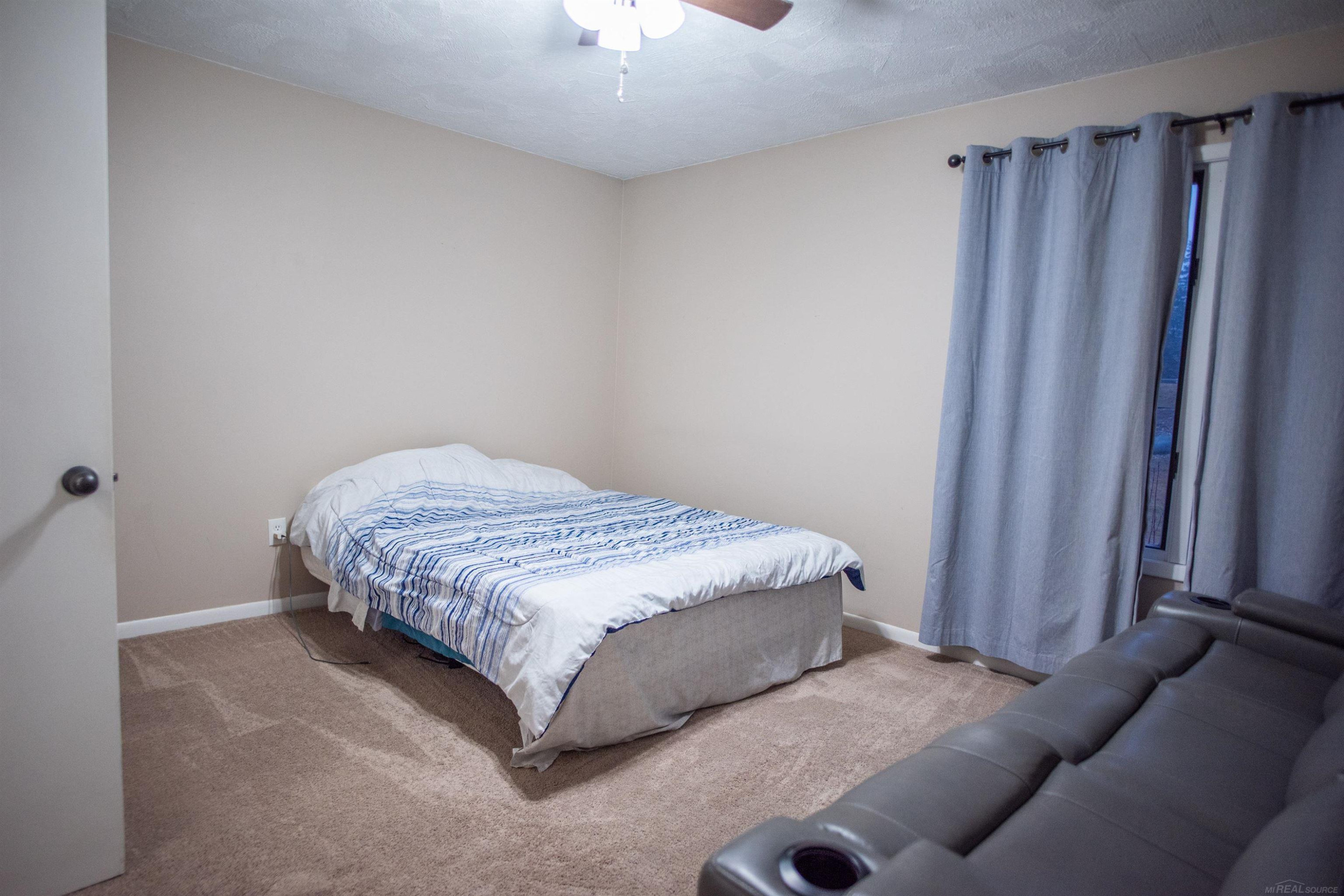 46828 Scotch Pine Lane, MI 48042 — Photo 18