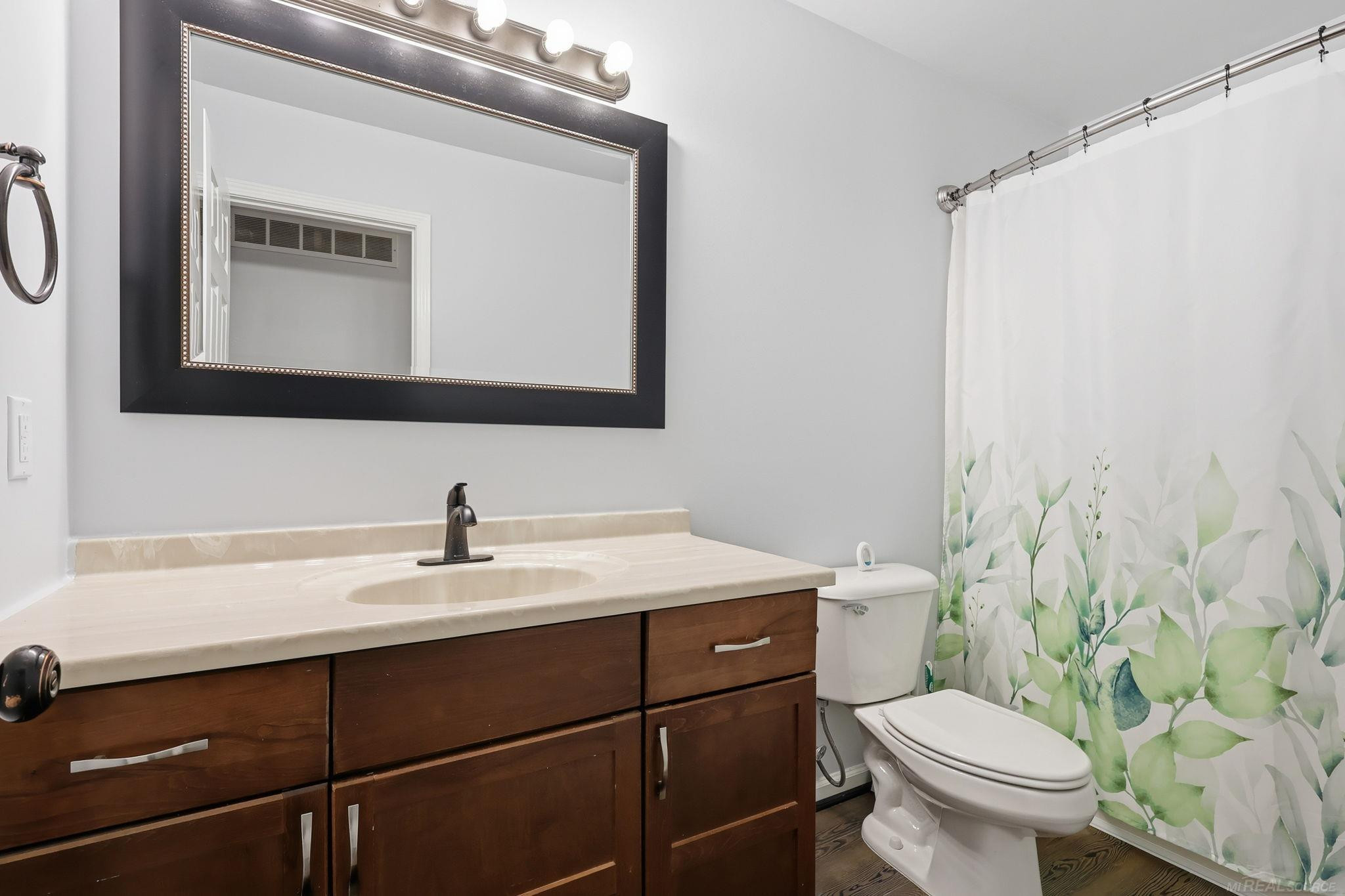 4245 Tristen Avenue, MI 48059 — Photo 12