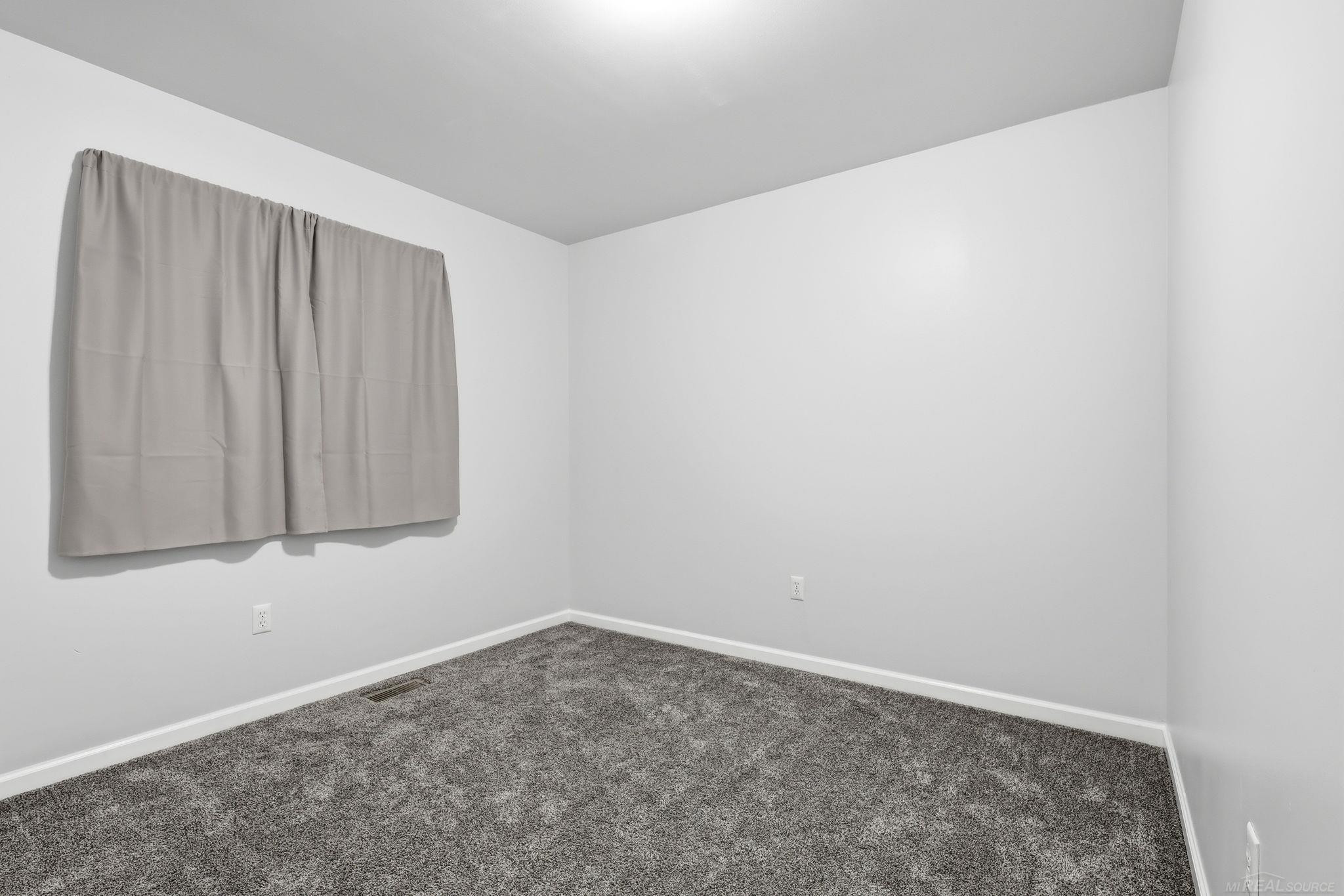 4245 Tristen Avenue, MI 48059 — Photo 13