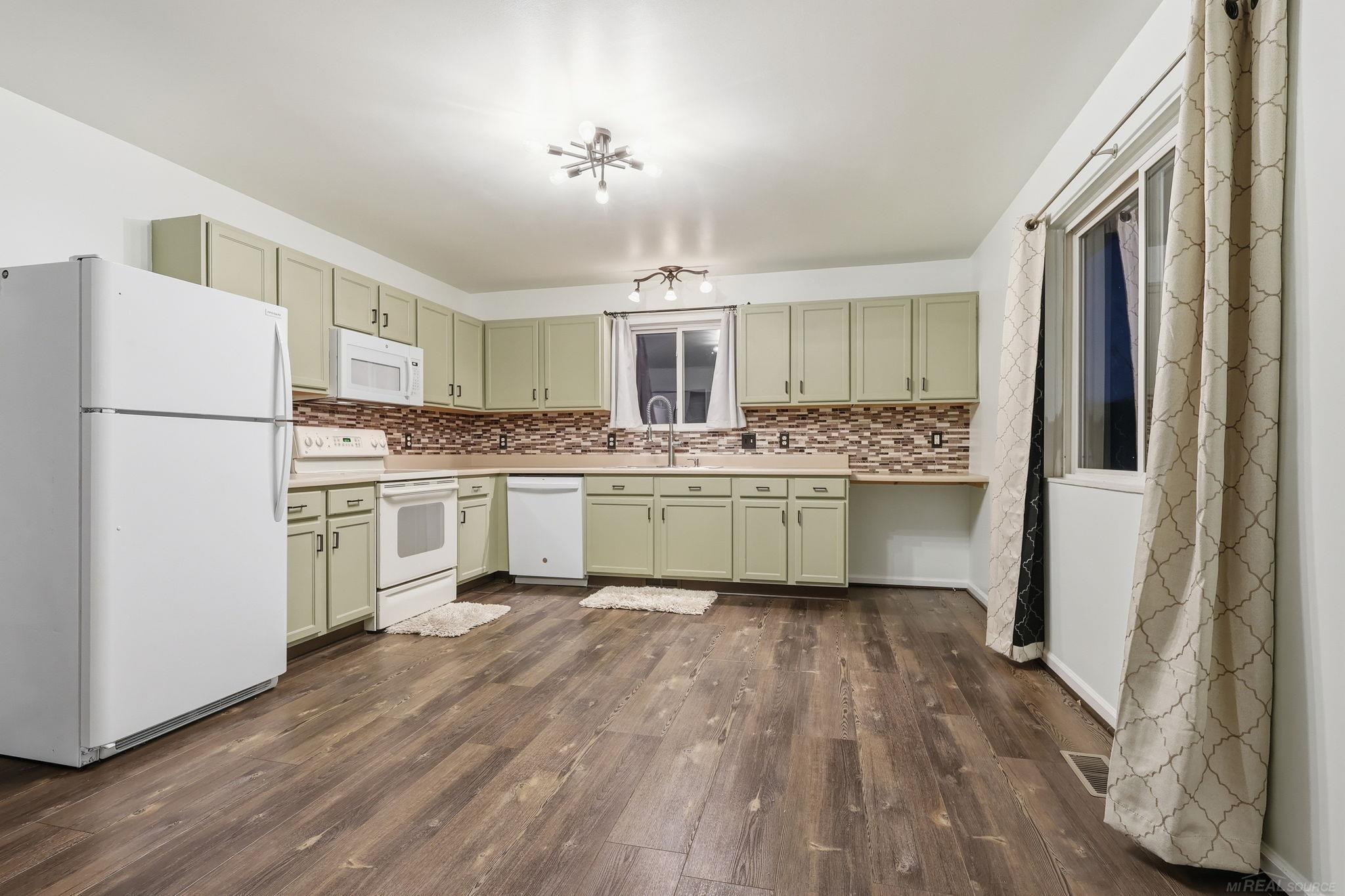 4245 Tristen Avenue, MI 48059 — Photo 7
