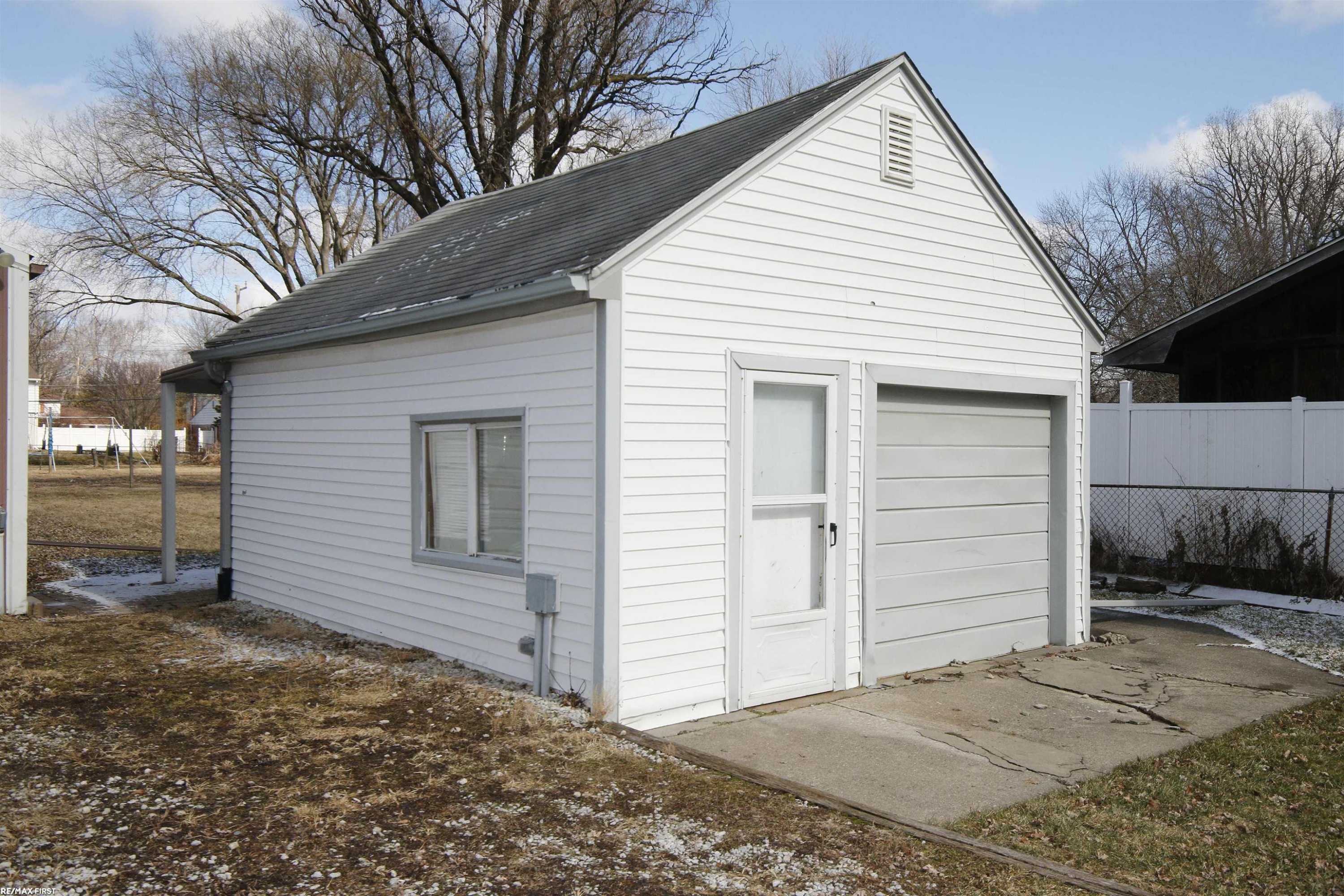 23515 Glenwood Road, Clinton Twp, MI 48035 — Photo 10