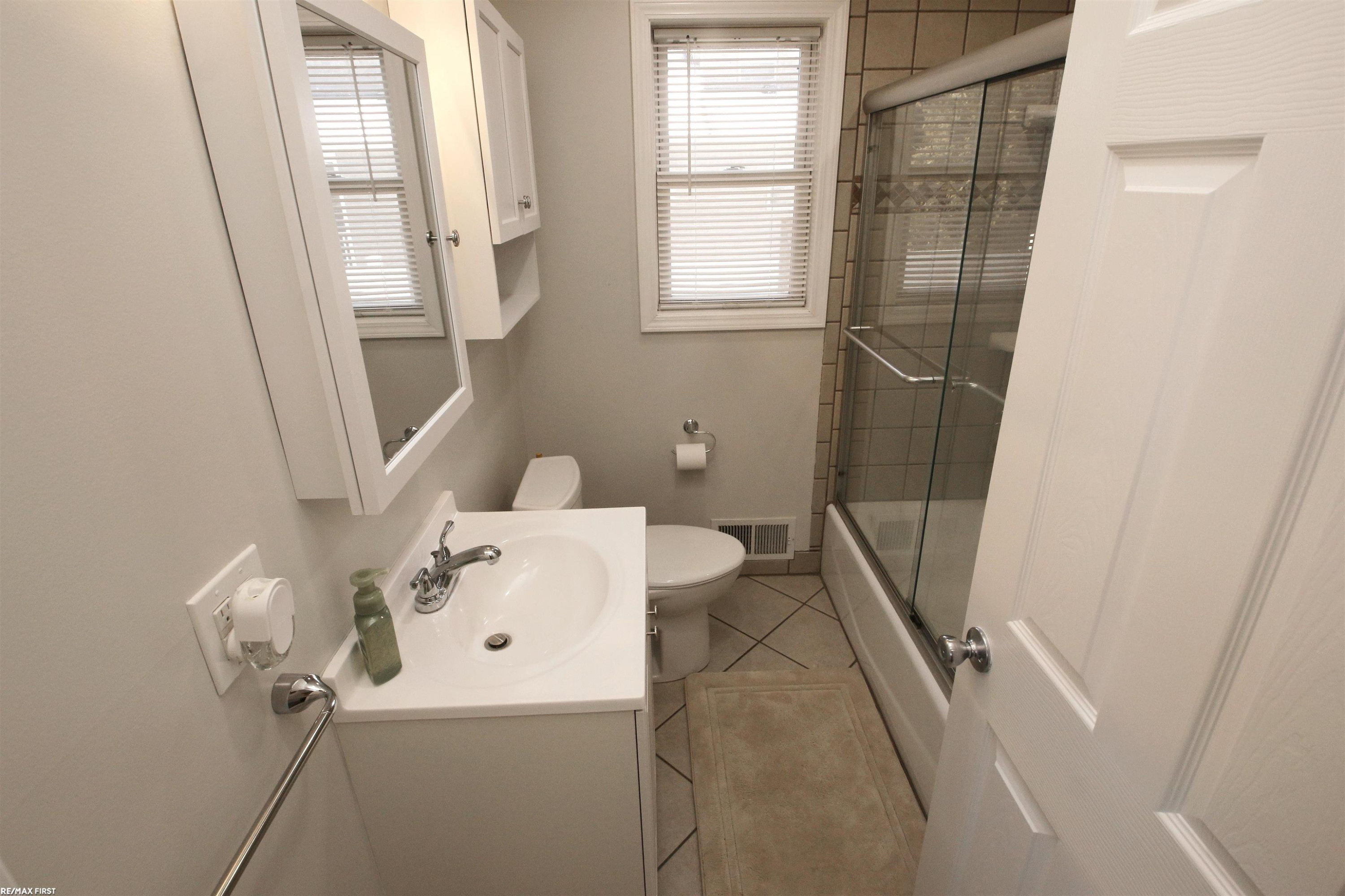 23515 Glenwood Road, Clinton Twp, MI 48035 — Photo 25