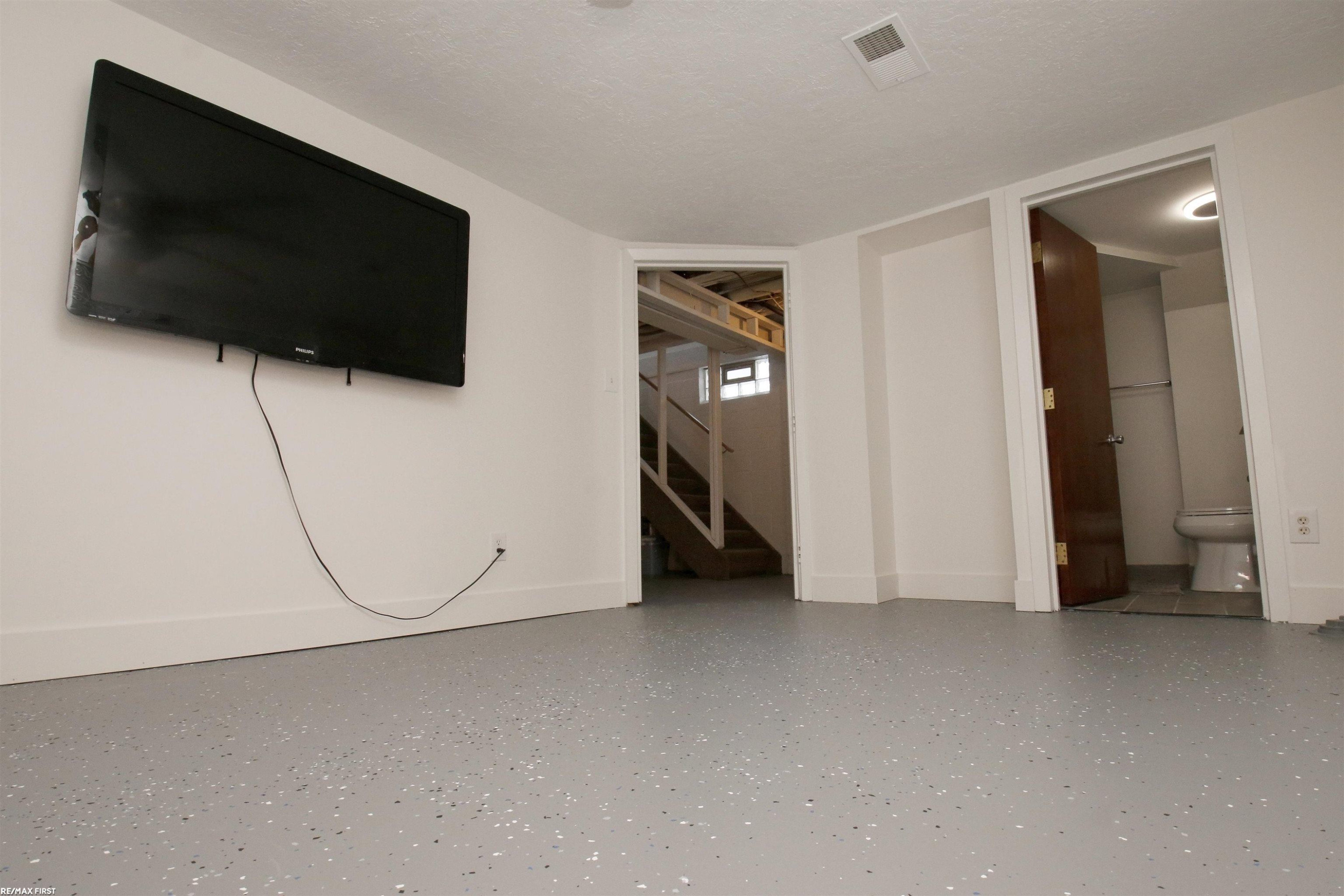 23515 Glenwood Road, Clinton Twp, MI 48035 — Photo 31