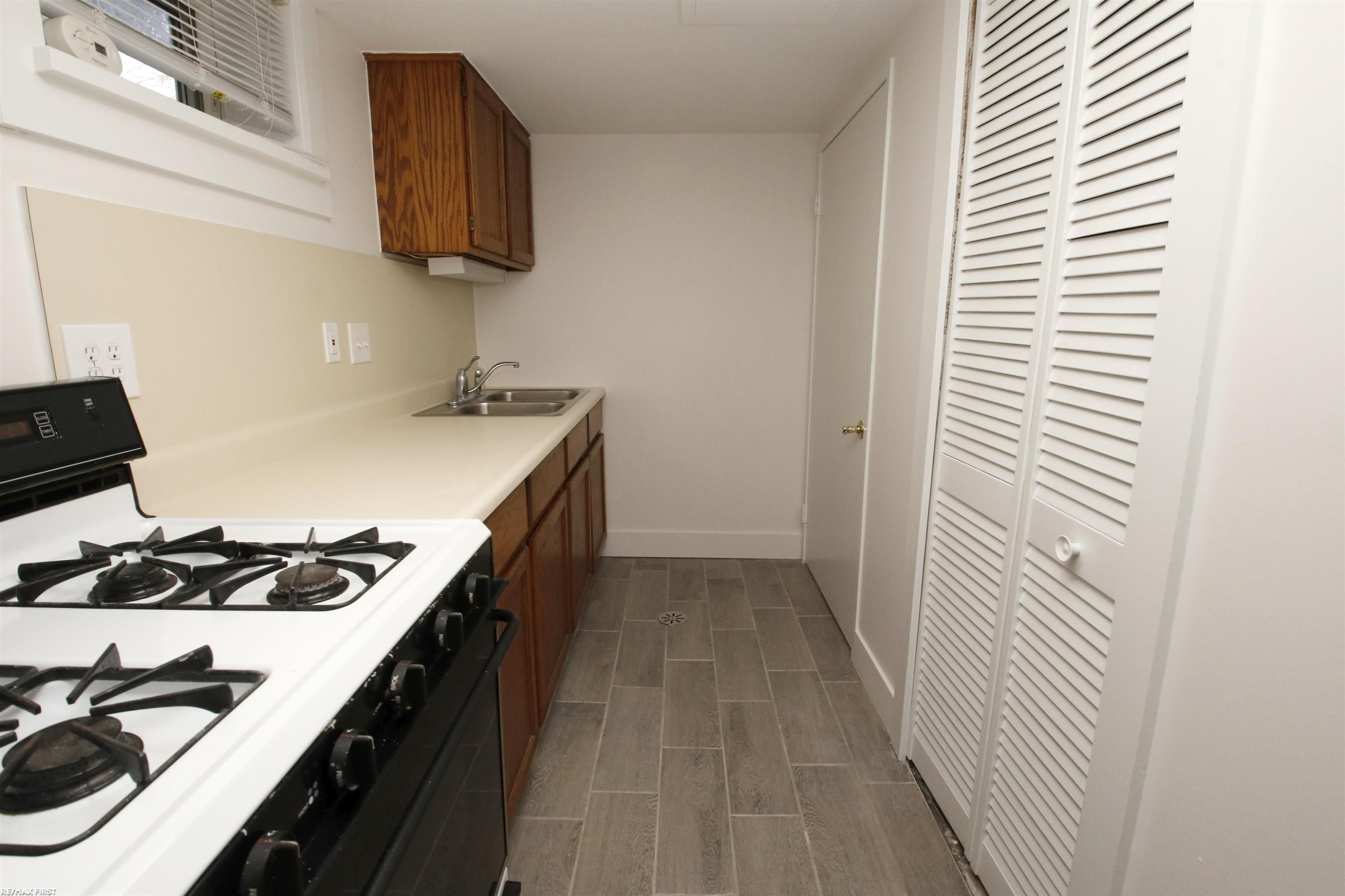 23515 Glenwood Road, Clinton Twp, MI 48035 — Photo 35