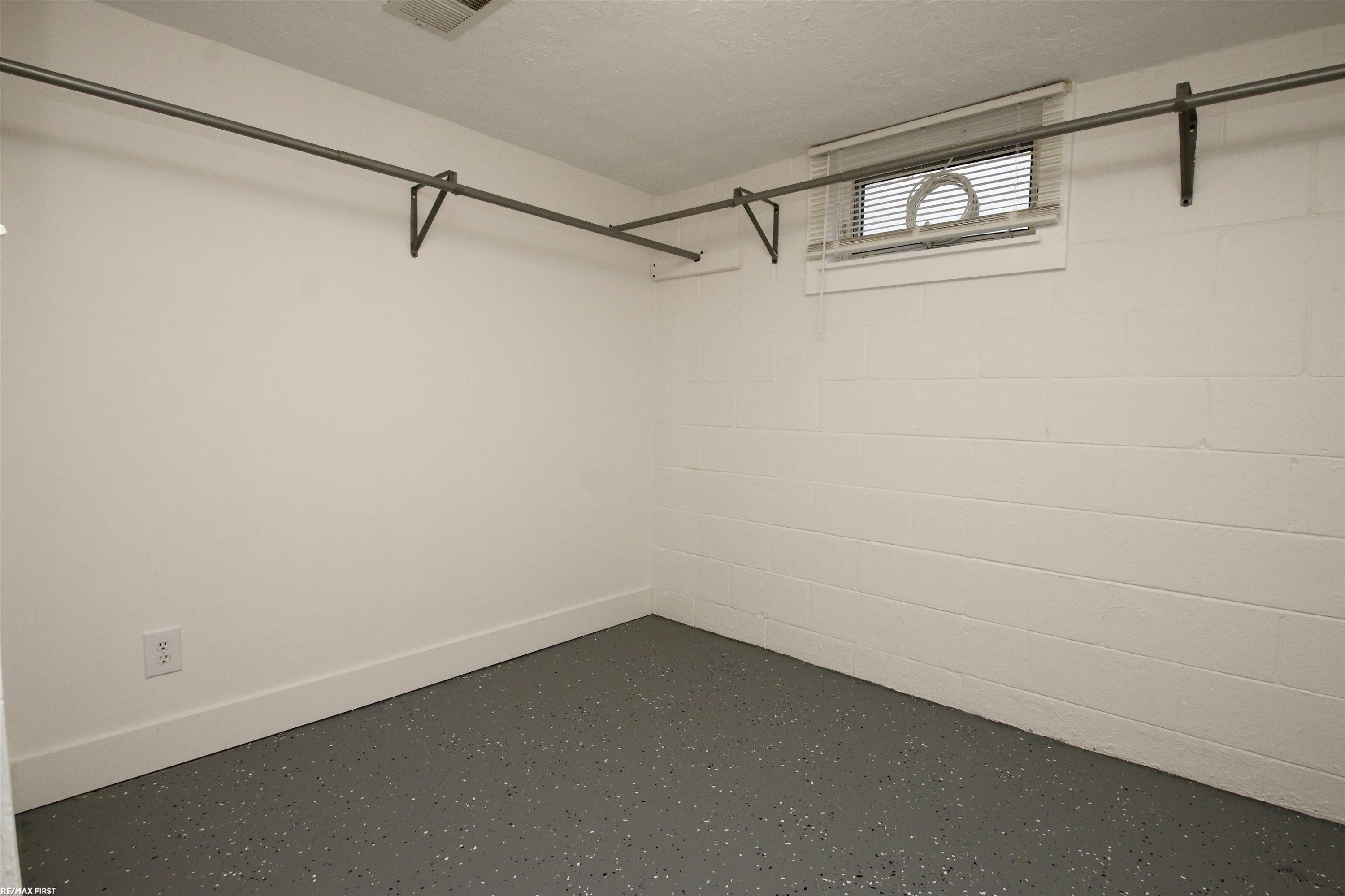23515 Glenwood Road, Clinton Twp, MI 48035 — Photo 36