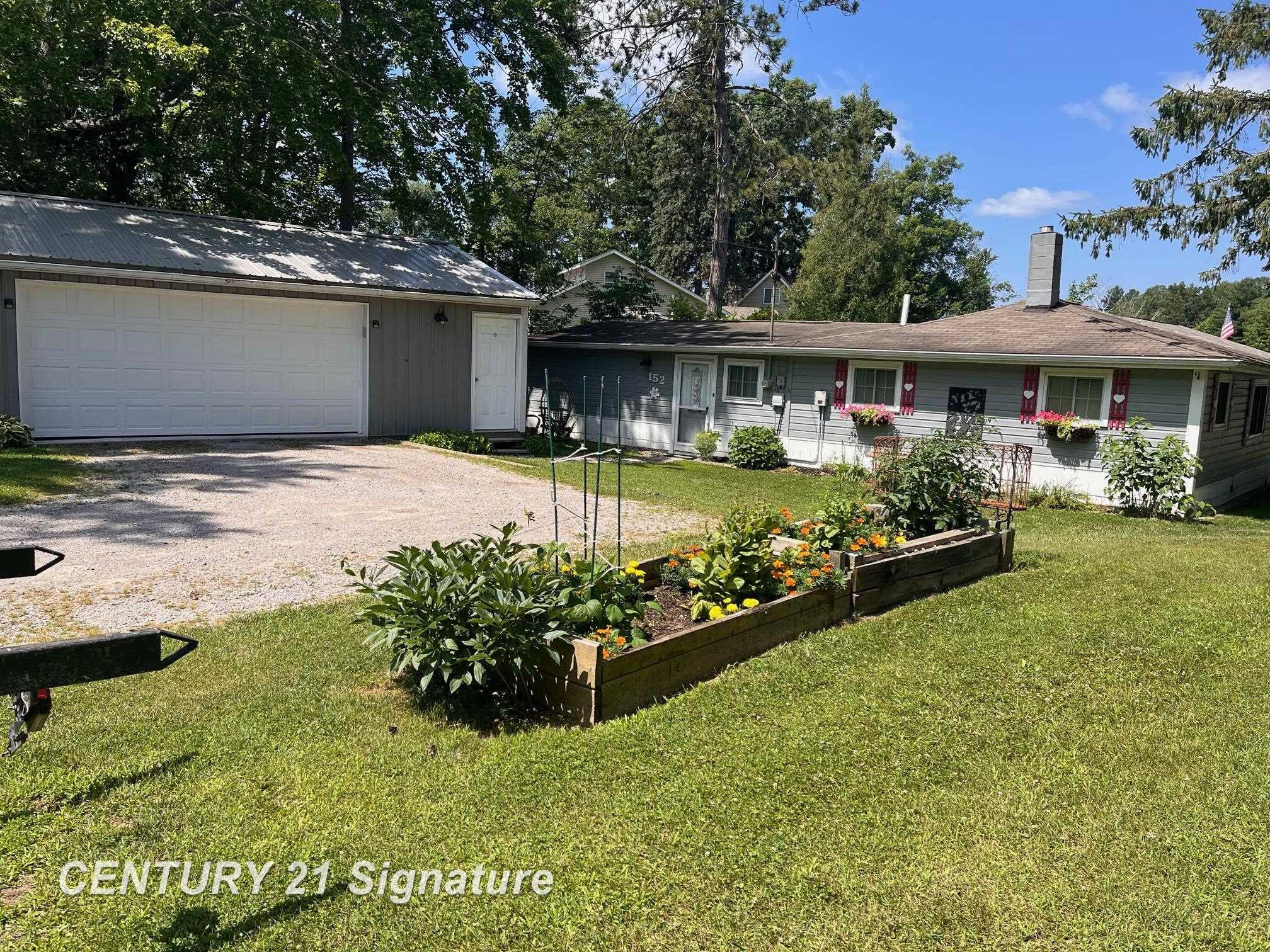 152 Hilda Drive, Farwell, MI 48622 — Photo 23