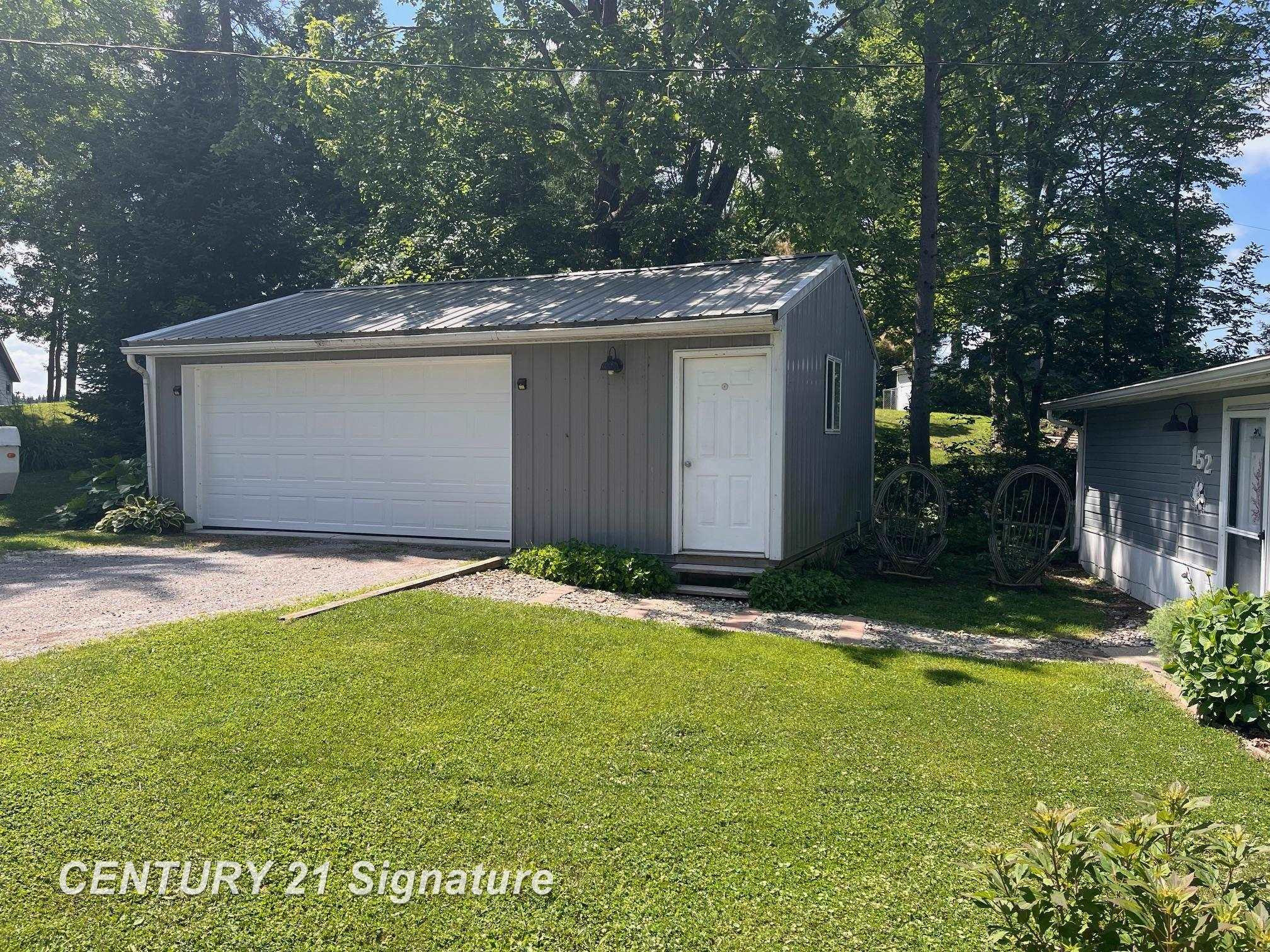 152 Hilda Drive, Farwell, MI 48622 — Photo 25