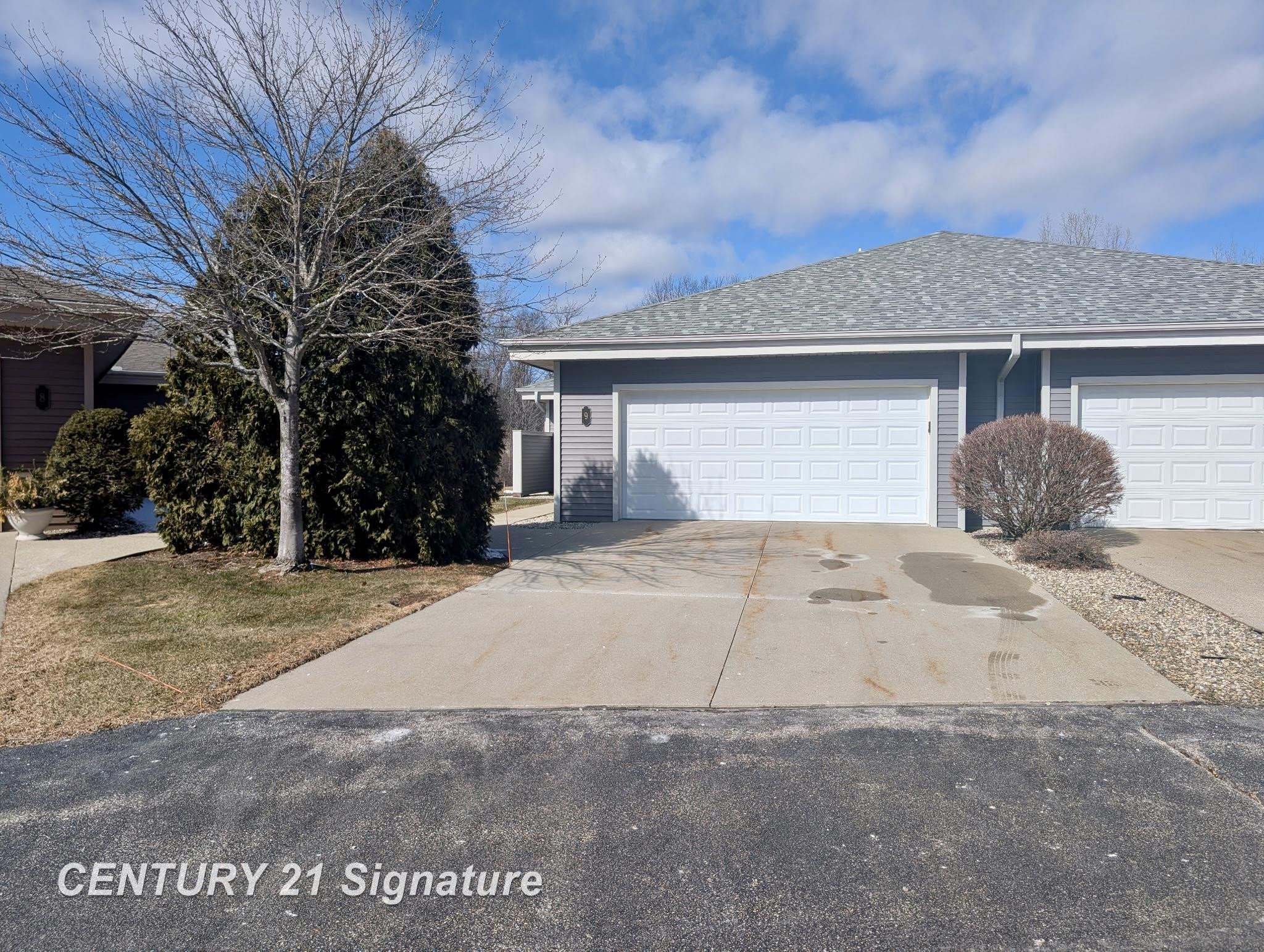 9 Sanctuary Way, Freeland, MI 48623 — front exterior