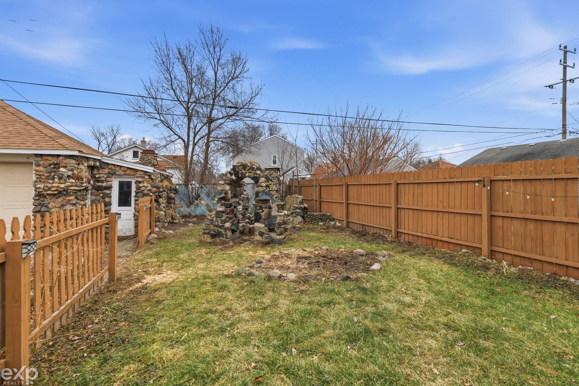 22022 Beechwood Avenue, Eastpointe, MI 48021 — Photo 30