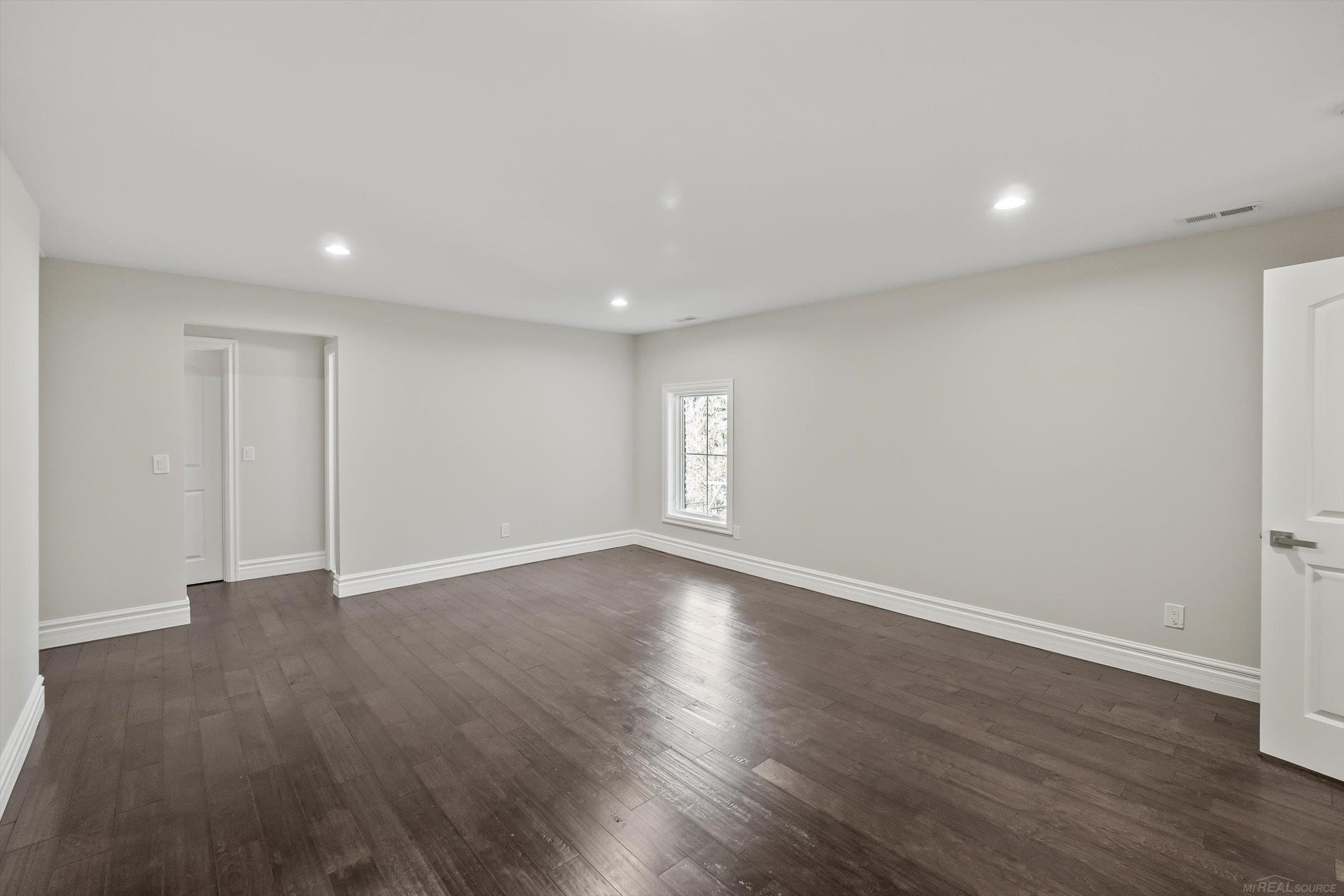 19790 Westchester Drive, Clinton Twp, MI 48038 — Photo 33