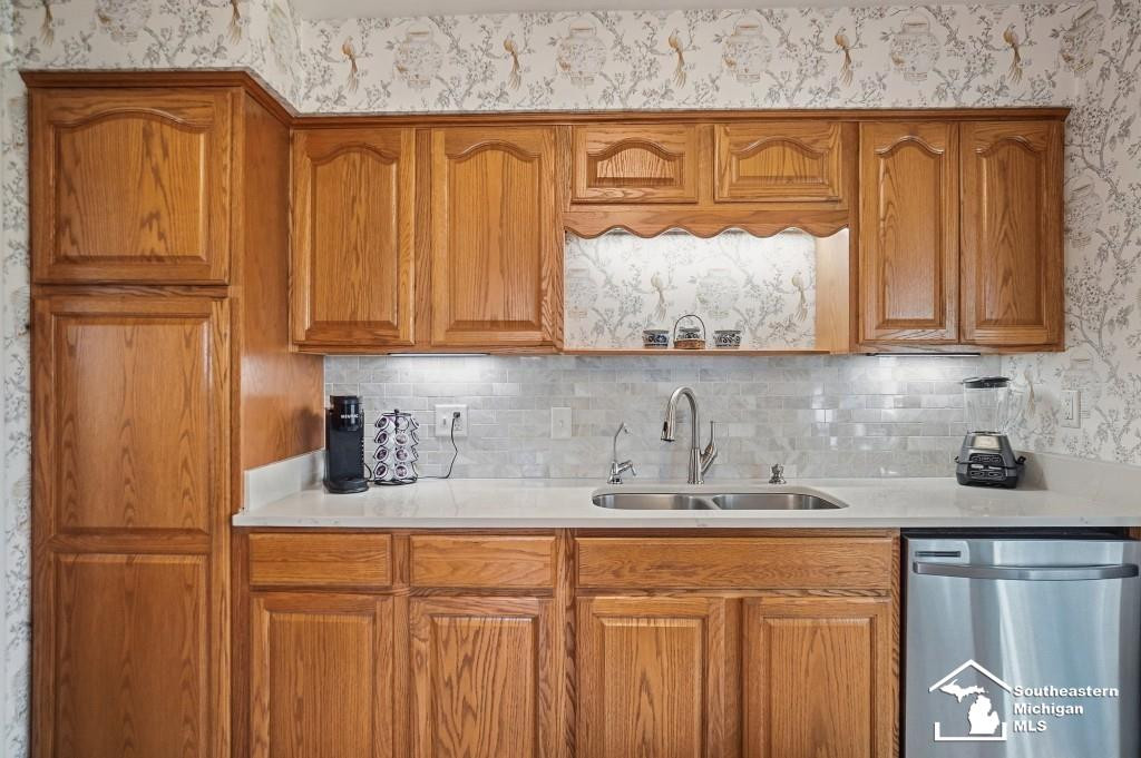 3415 Woodmont Drive, Lambertville, MI 48144 — Photo 13
