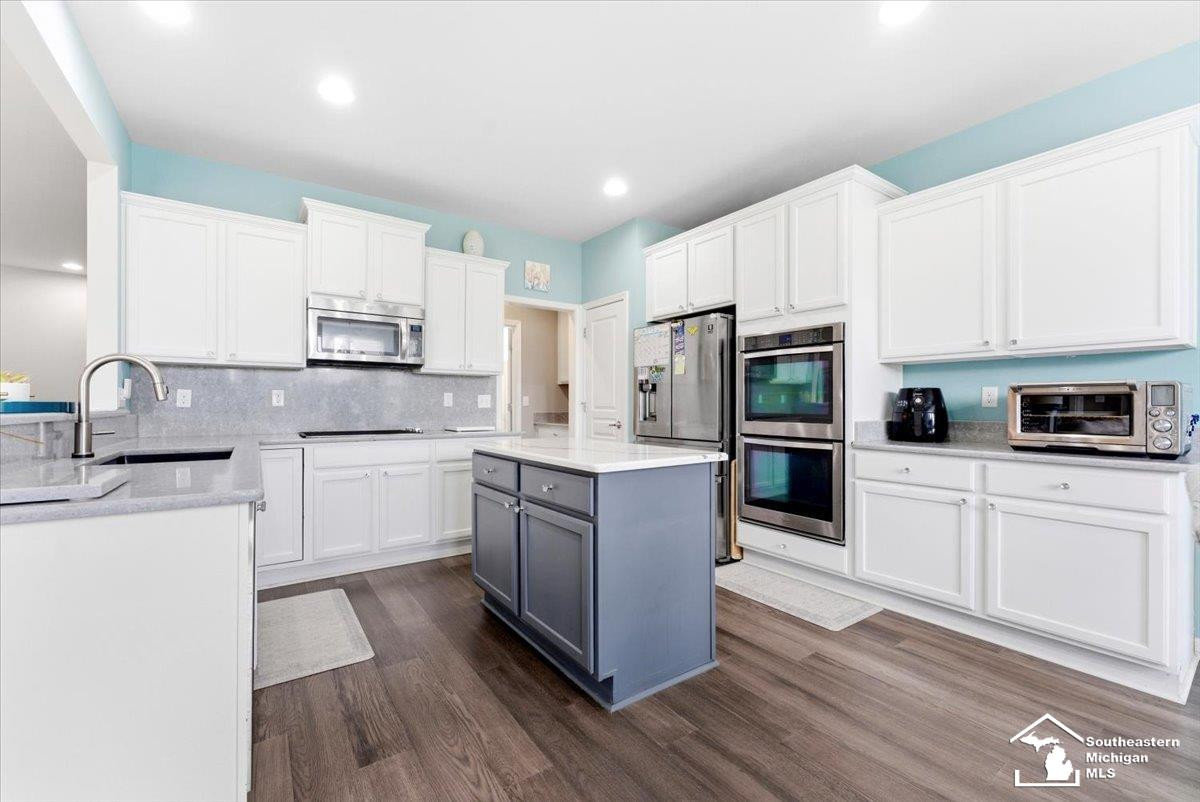 23854 Houghton Lane, Flat Rock, MI 48134 — Photo 17