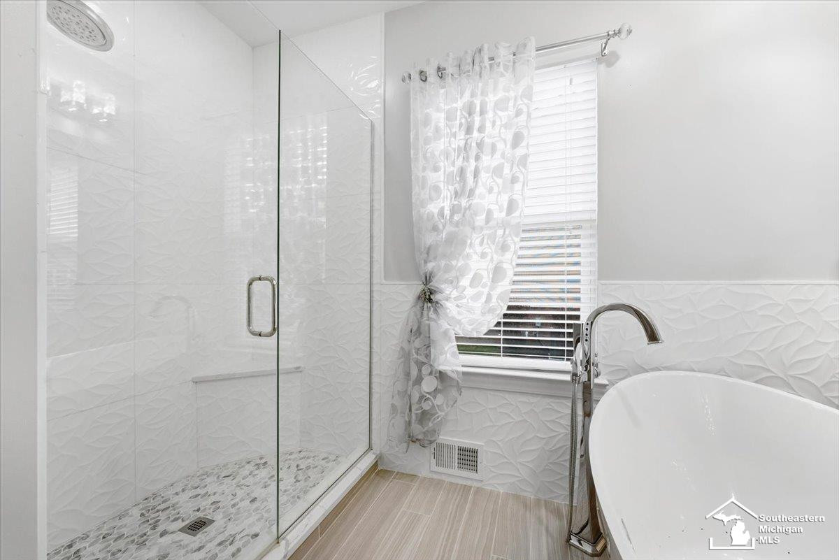 23854 Houghton Lane, Flat Rock, MI 48134 — Photo 27