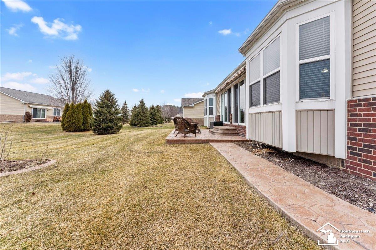 23854 Houghton Lane, Flat Rock, MI 48134 — Photo 35