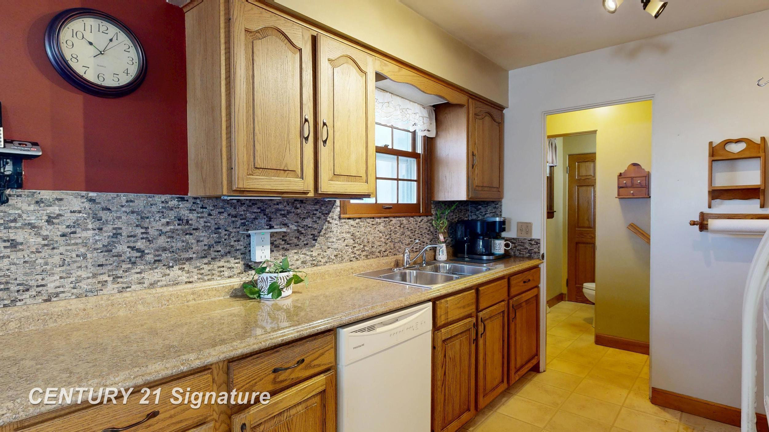 7182 Ronald Drive, Saginaw, MI 48609 — Photo 12