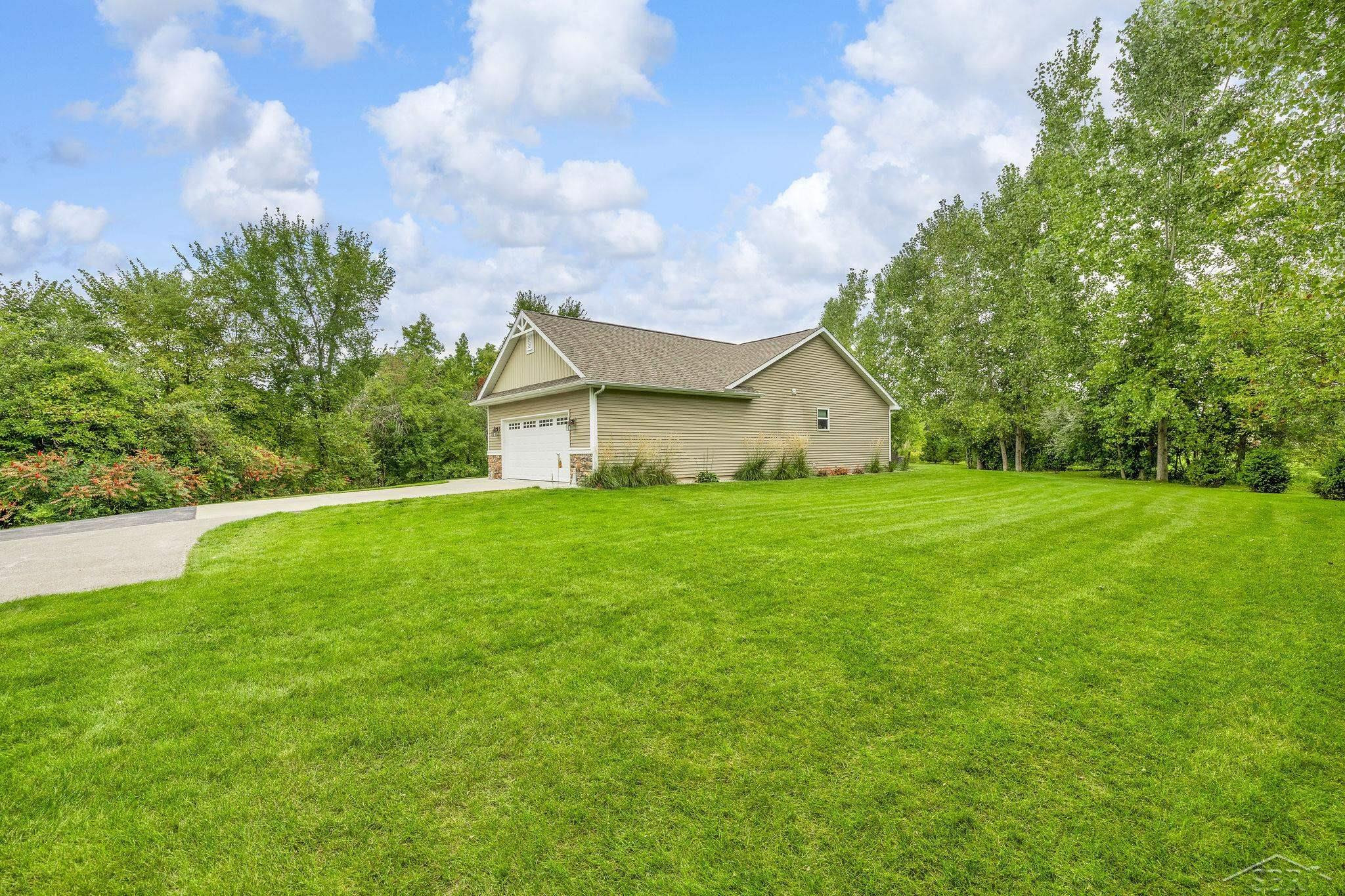 4202 Lone Road, Freeland, MI 48623 — Photo 39