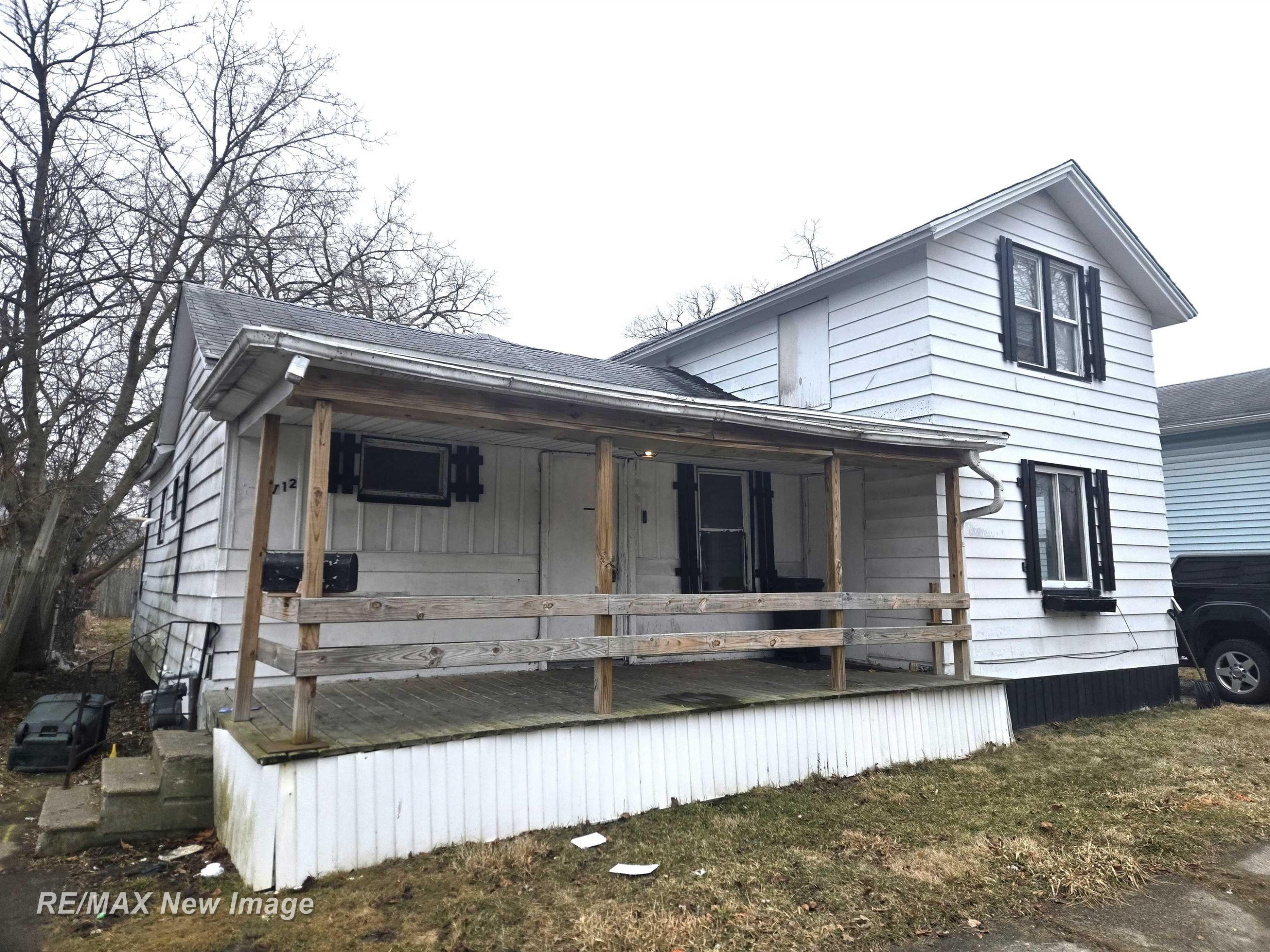 712 S Porter Street, Saginaw, MI 48602 — front exterior