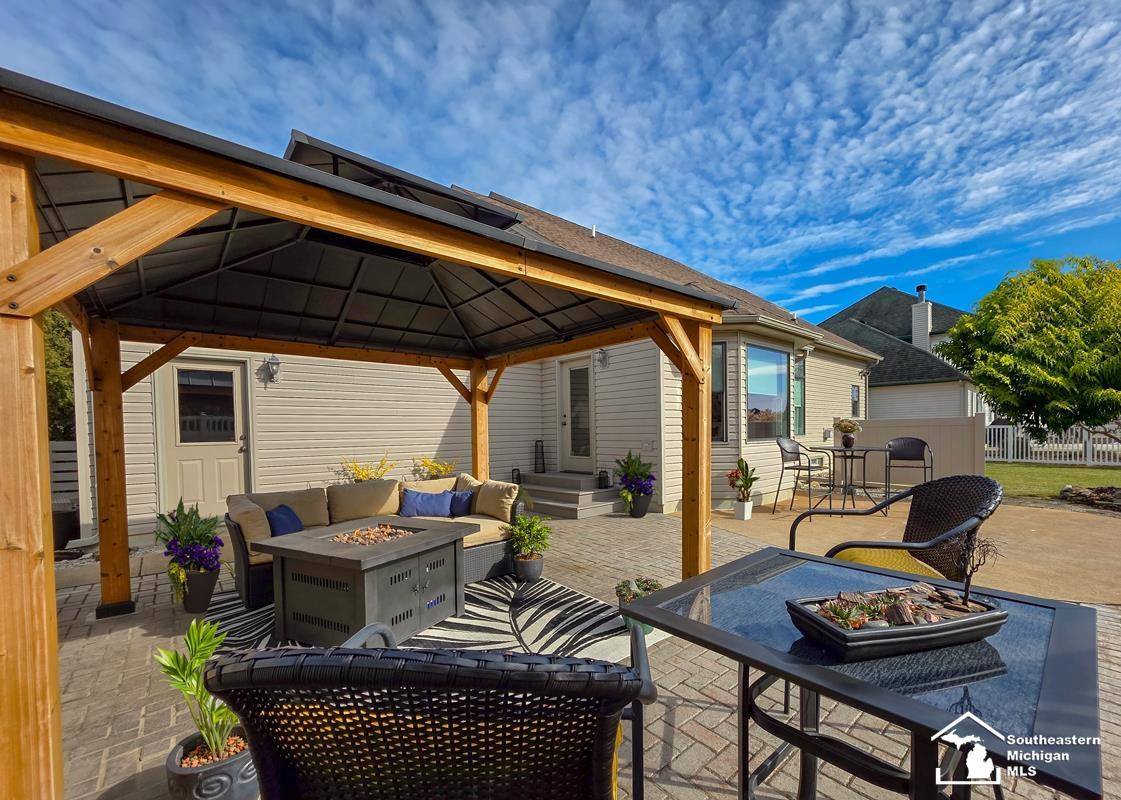 986 Regents Park Drive, Monroe, MI 48161 — Photo 5