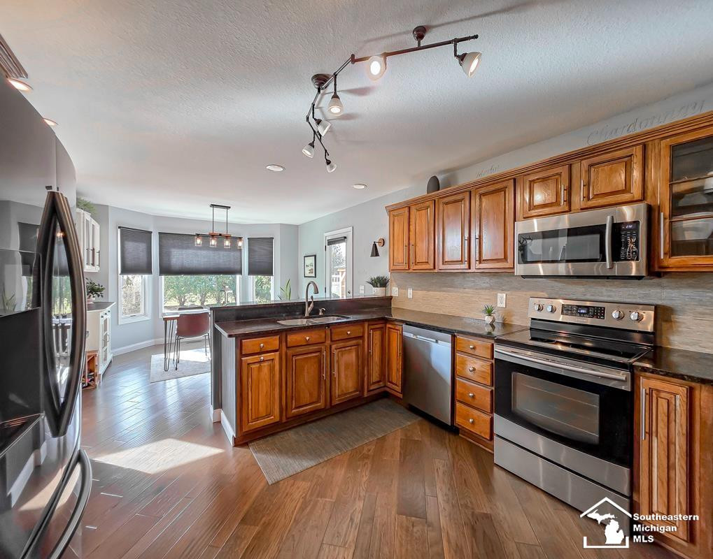986 Regents Park Drive, Monroe, MI 48161 — Photo 11