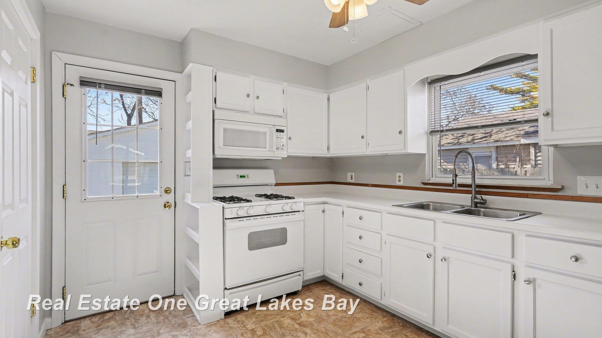1108 Marchand Street, Bay City, MI 48706 — Photo 3