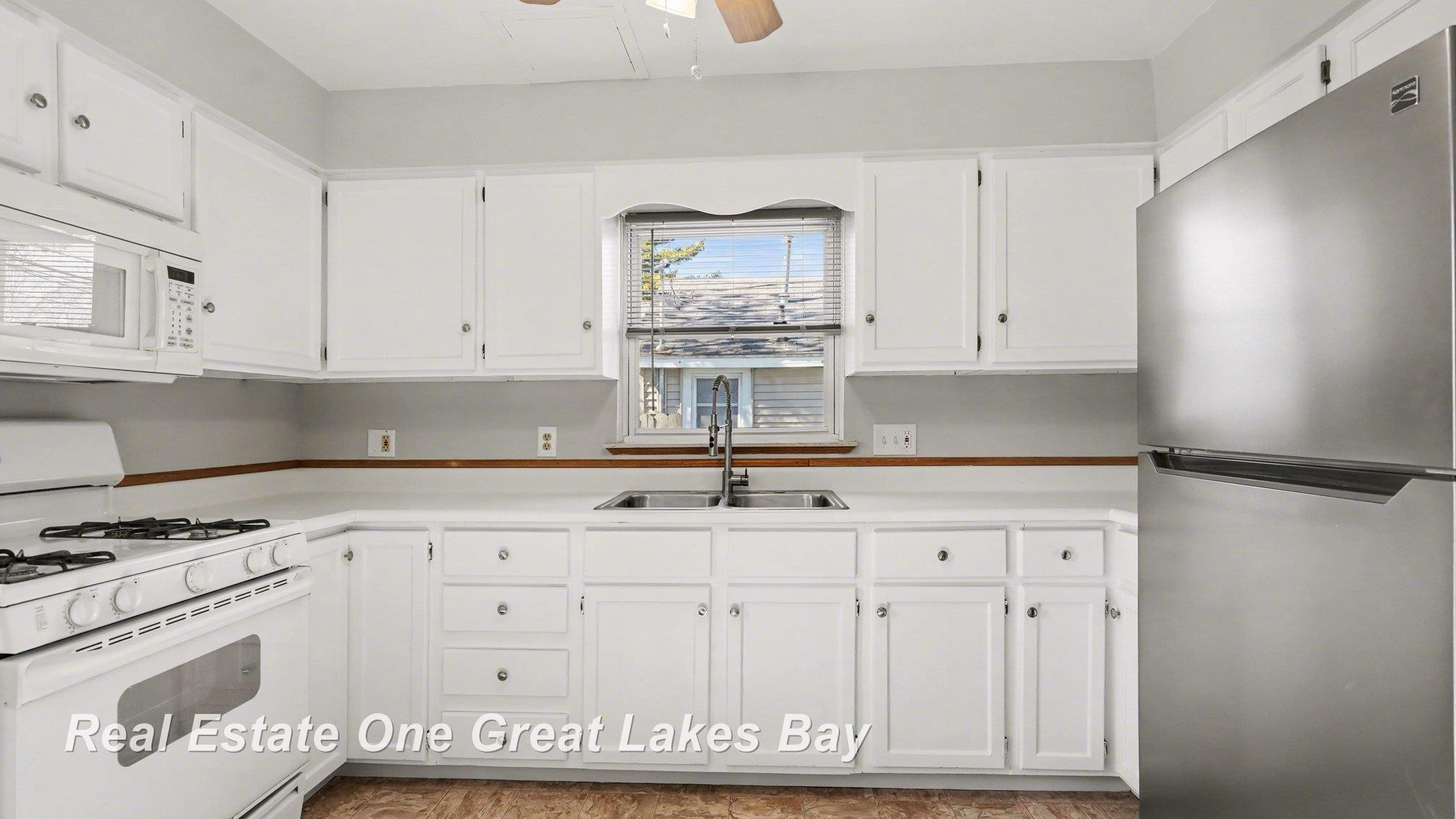 1108 Marchand Street, Bay City, MI 48706 — Photo 4