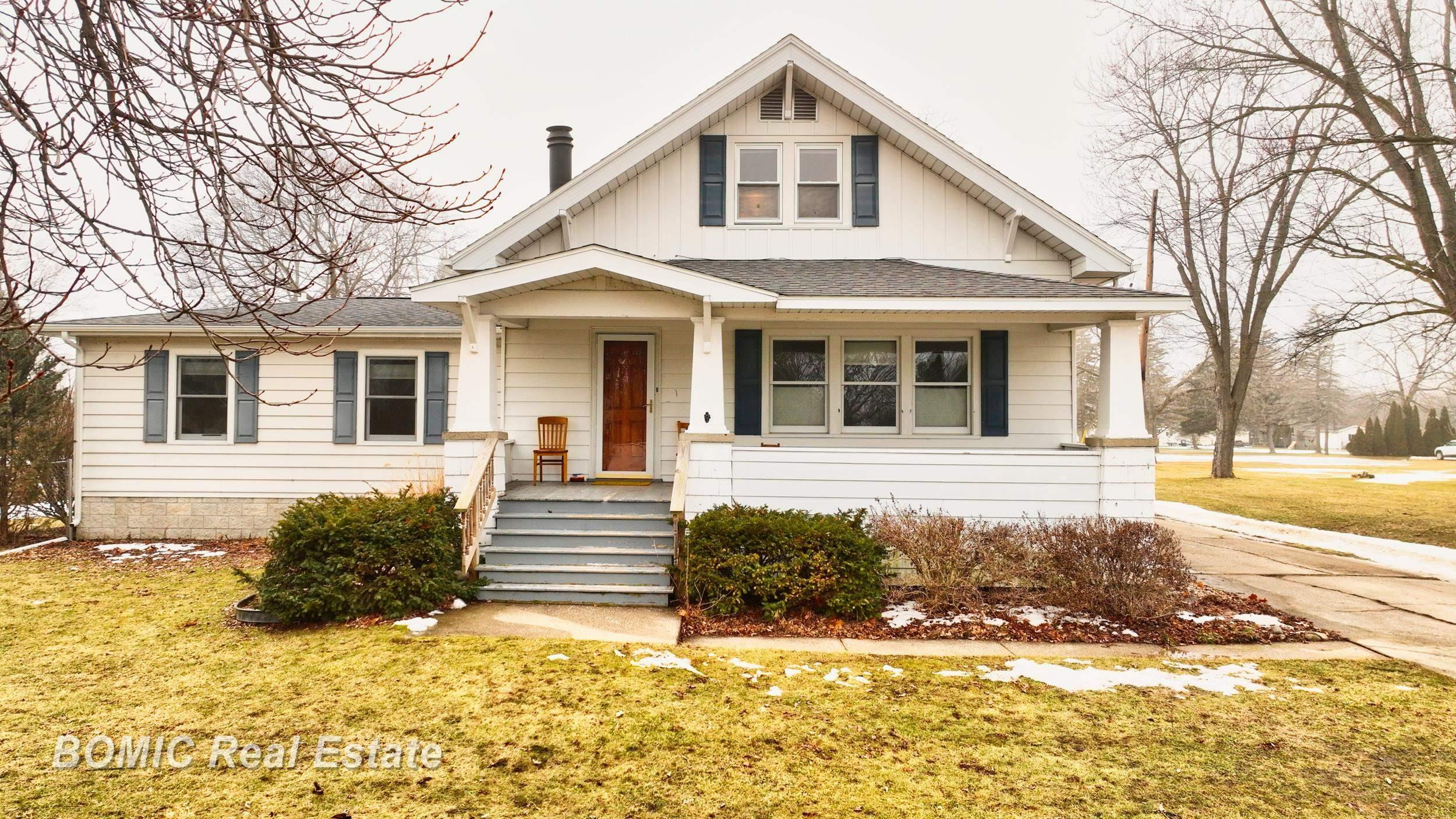 906 Mulholland Street, Bay City, MI 48708 — front exterior