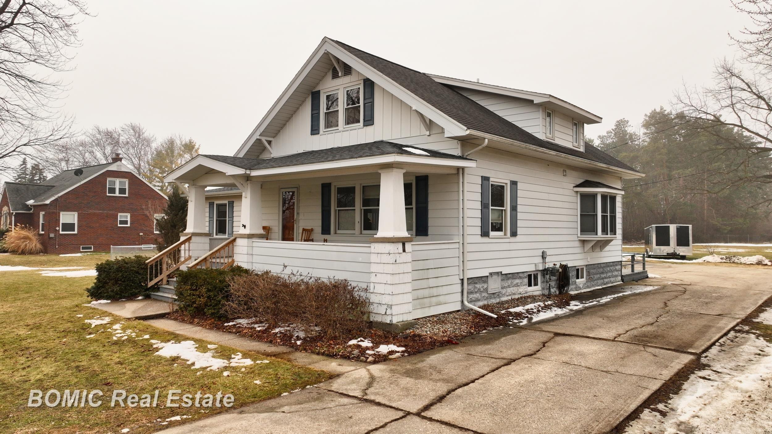 906 Mulholland Street, Bay City, MI 48708 — Photo 2