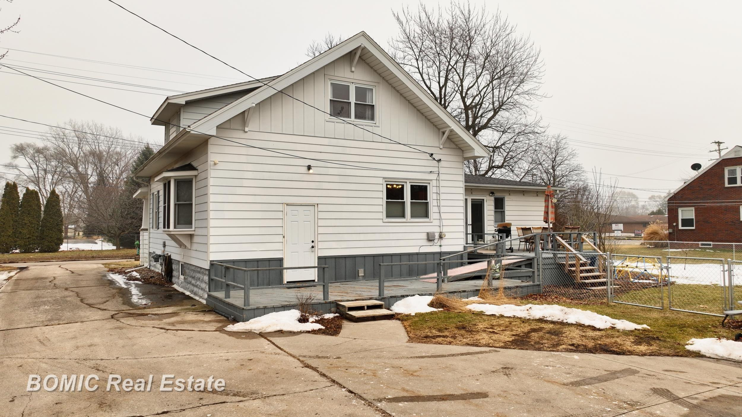906 Mulholland Street, Bay City, MI 48708 — Photo 7