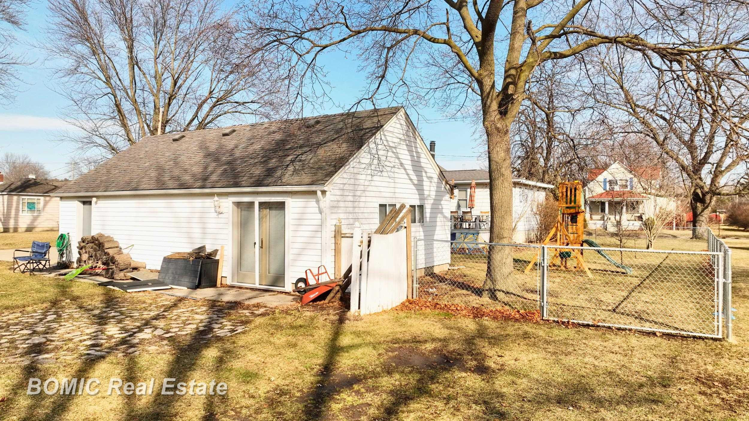 906 Mulholland Street, Bay City, MI 48708 — Photo 14
