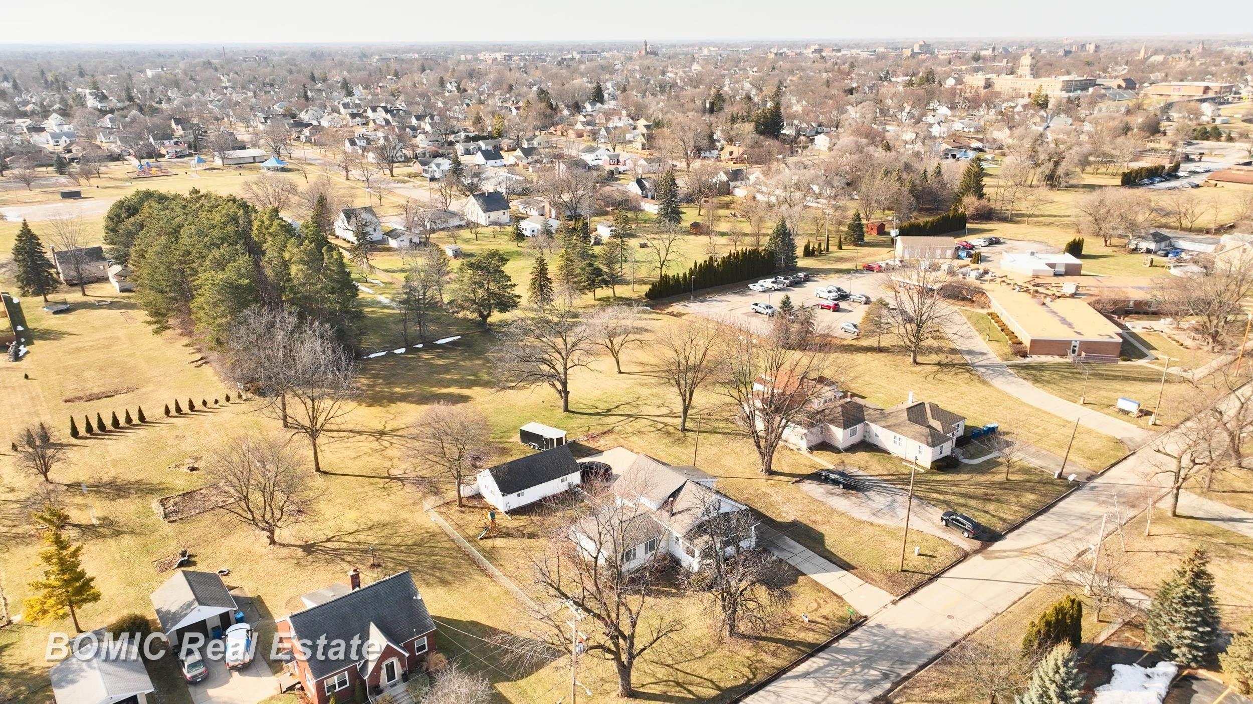 906 Mulholland Street, Bay City, MI 48708 — Photo 16