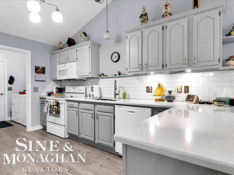 1045 Huntington Court, Marysville, MI 48040 — Photo 10