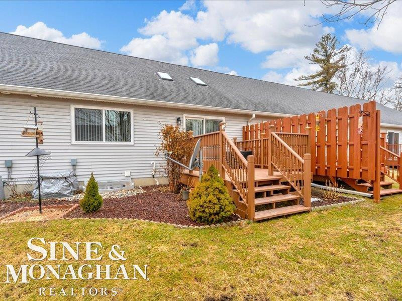 1045 Huntington Court, Marysville, MI 48040 — Photo 28