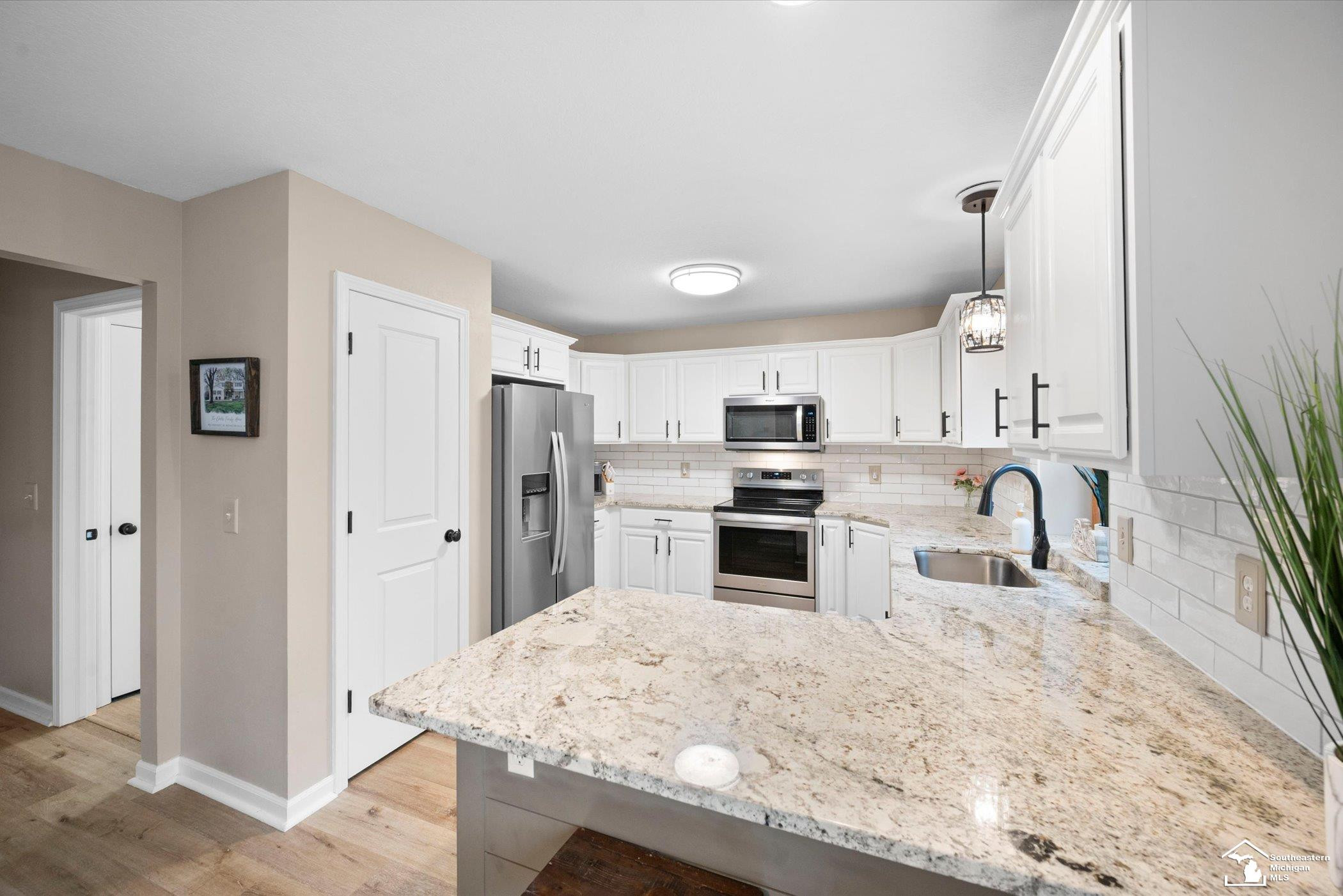 15285 Oak Knoll Drive, MI 48161 — Photo 10