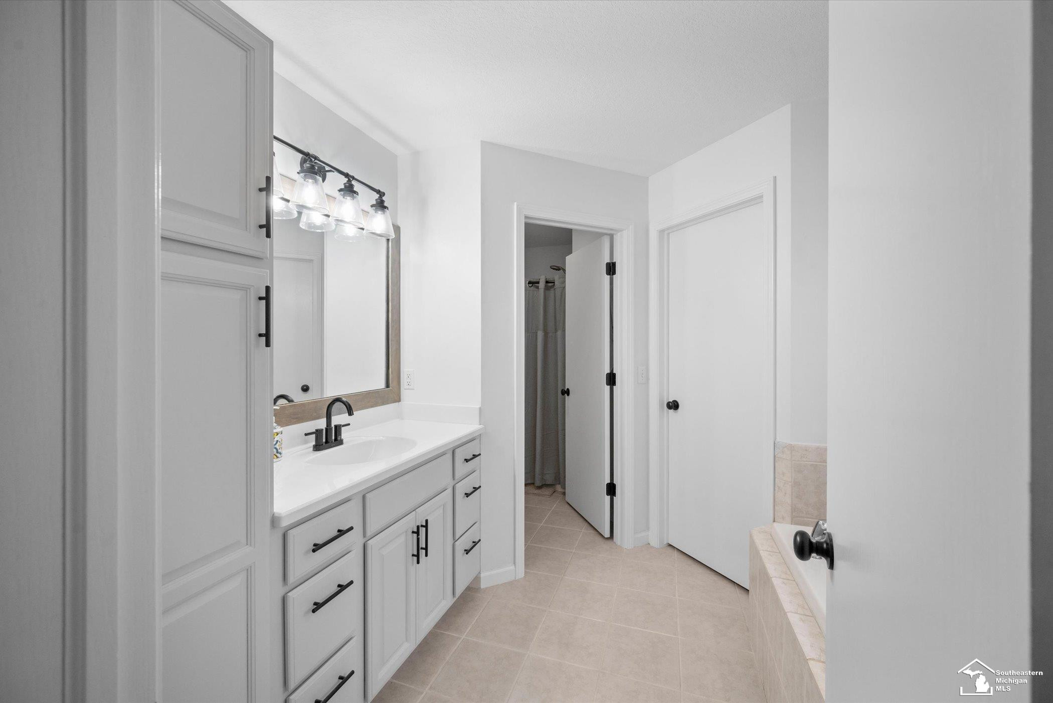 15285 Oak Knoll Drive, MI 48161 — Photo 19