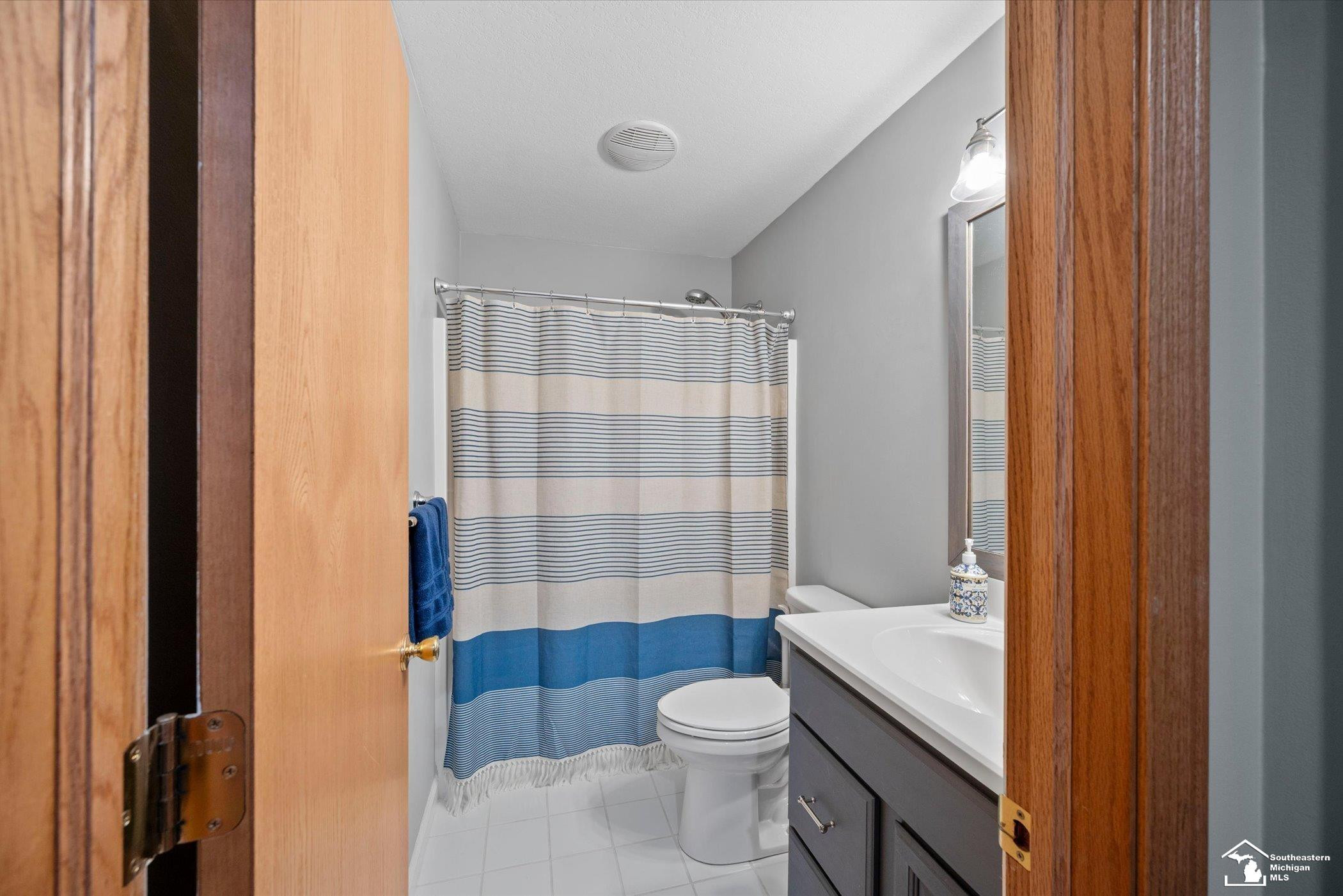 15285 Oak Knoll Drive, MI 48161 — Photo 27