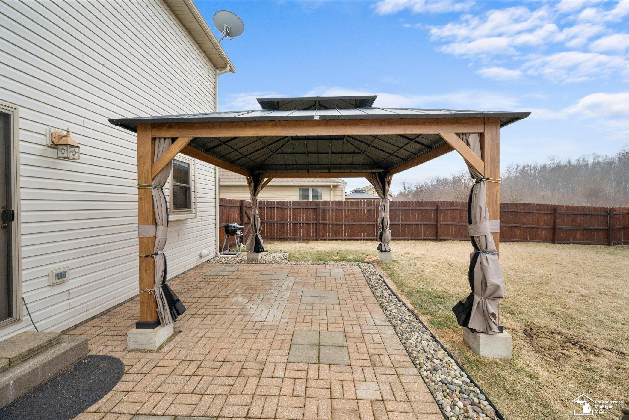 15285 Oak Knoll Drive, MI 48161 — Photo 35