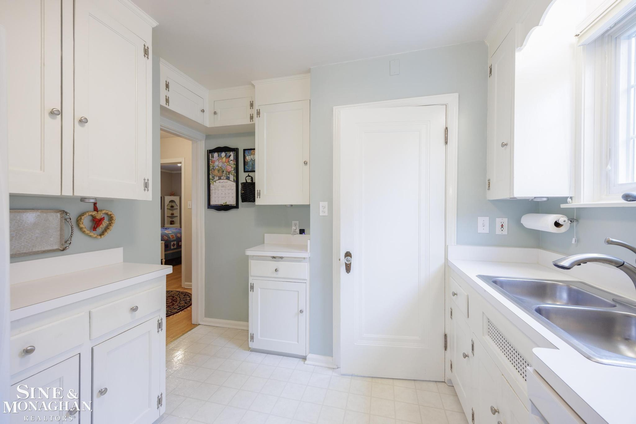410 Calvin Avenue, Grosse Pointe, MI 48236 — Photo 10