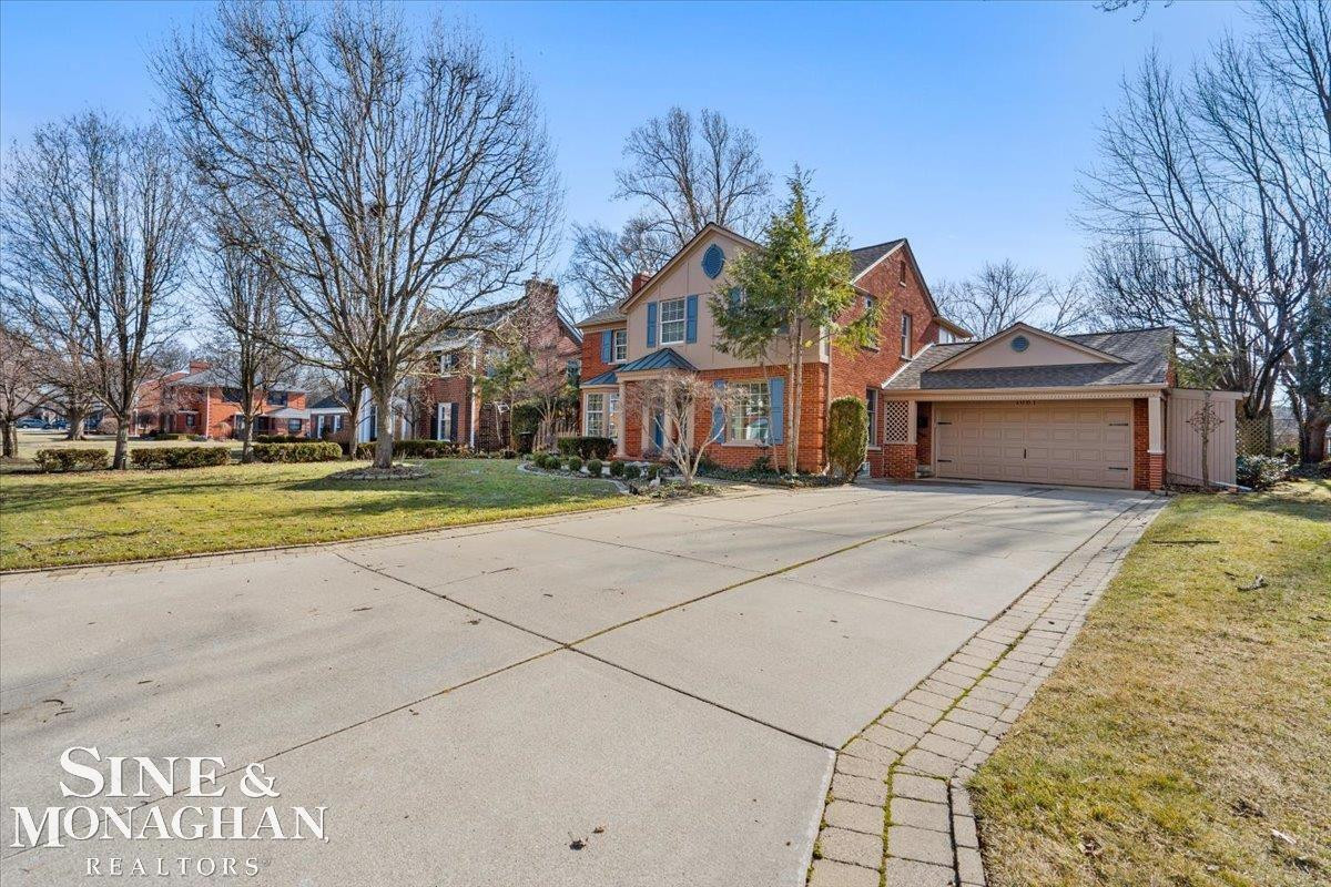 1061 N Oxford Road, Grosse Pointe Woods, MI 48236 — Photo 2