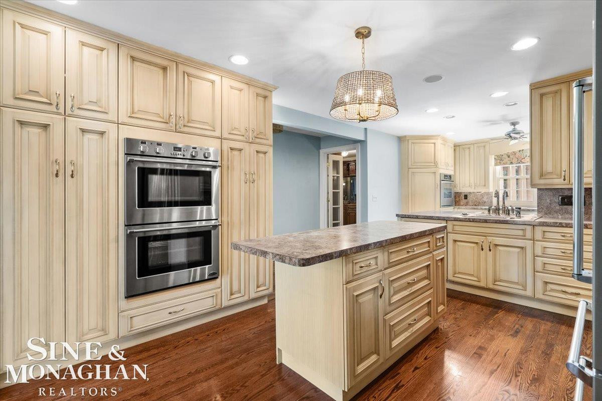 1061 N Oxford Road, Grosse Pointe Woods, MI 48236 — Photo 6