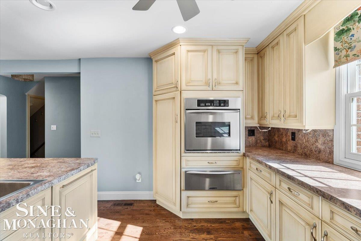 1061 N Oxford Road, Grosse Pointe Woods, MI 48236 — Photo 10
