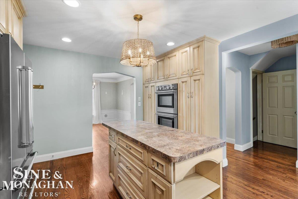 1061 N Oxford Road, Grosse Pointe Woods, MI 48236 — Photo 11