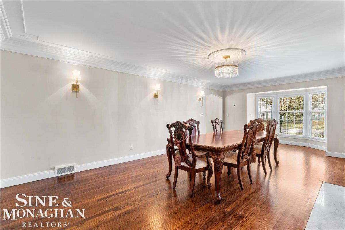 1061 N Oxford Road, Grosse Pointe Woods, MI 48236 — Photo 13