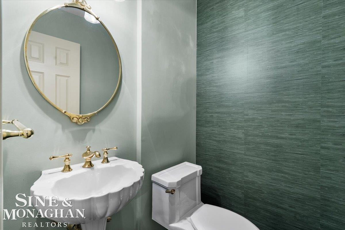1061 N Oxford Road, Grosse Pointe Woods, MI 48236 — Photo 17