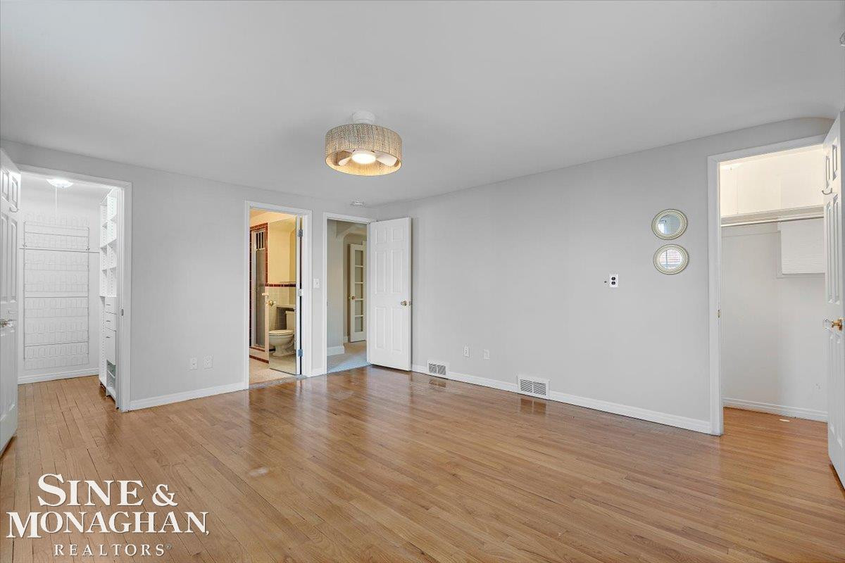 1061 N Oxford Road, Grosse Pointe Woods, MI 48236 — Photo 32