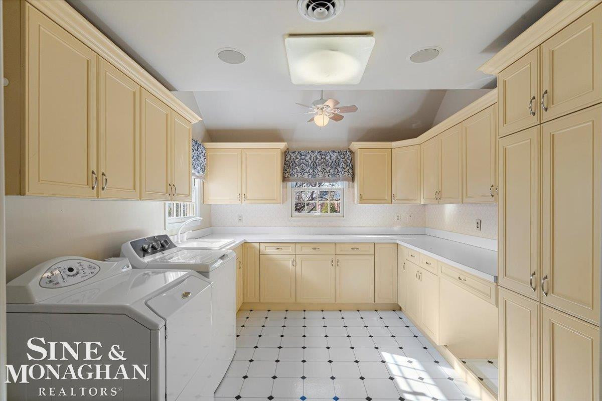 1061 N Oxford Road, Grosse Pointe Woods, MI 48236 — Photo 36