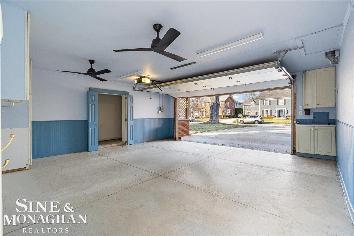 1061 N Oxford Road, Grosse Pointe Woods, MI 48236 — Photo 47
