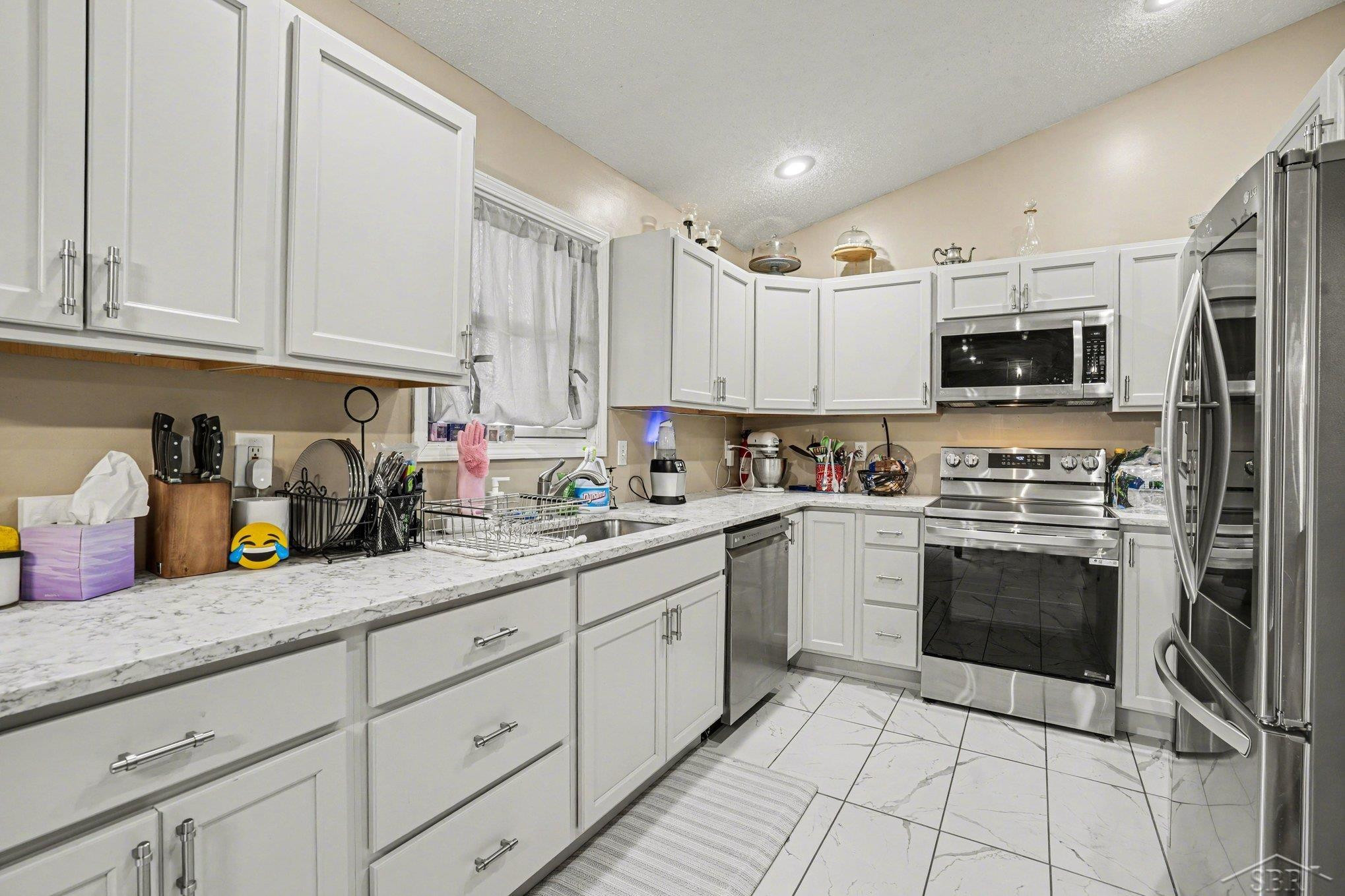2977 Oaklawn Park, Saginaw, MI 48603 — Photo 2